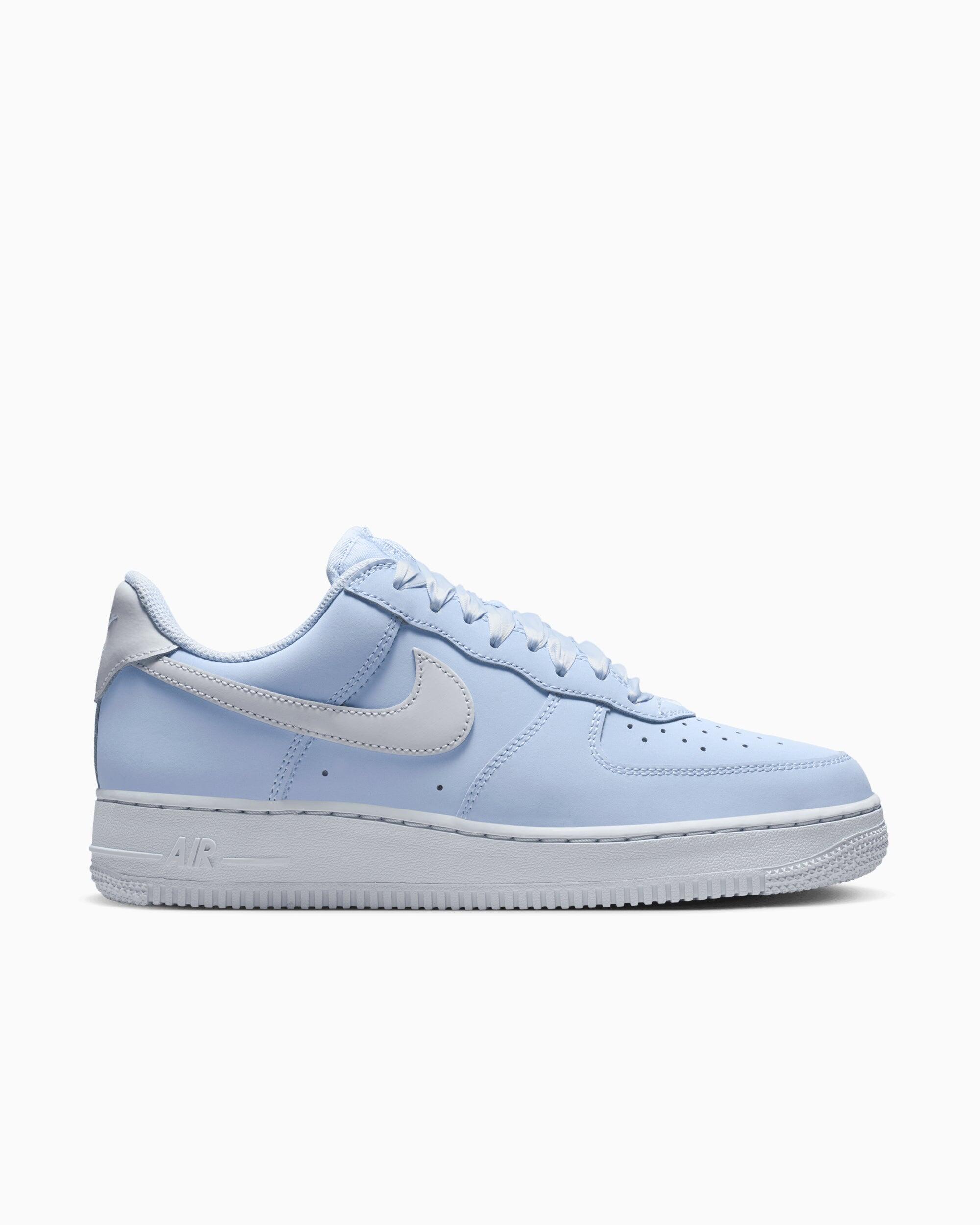 NIKE picture