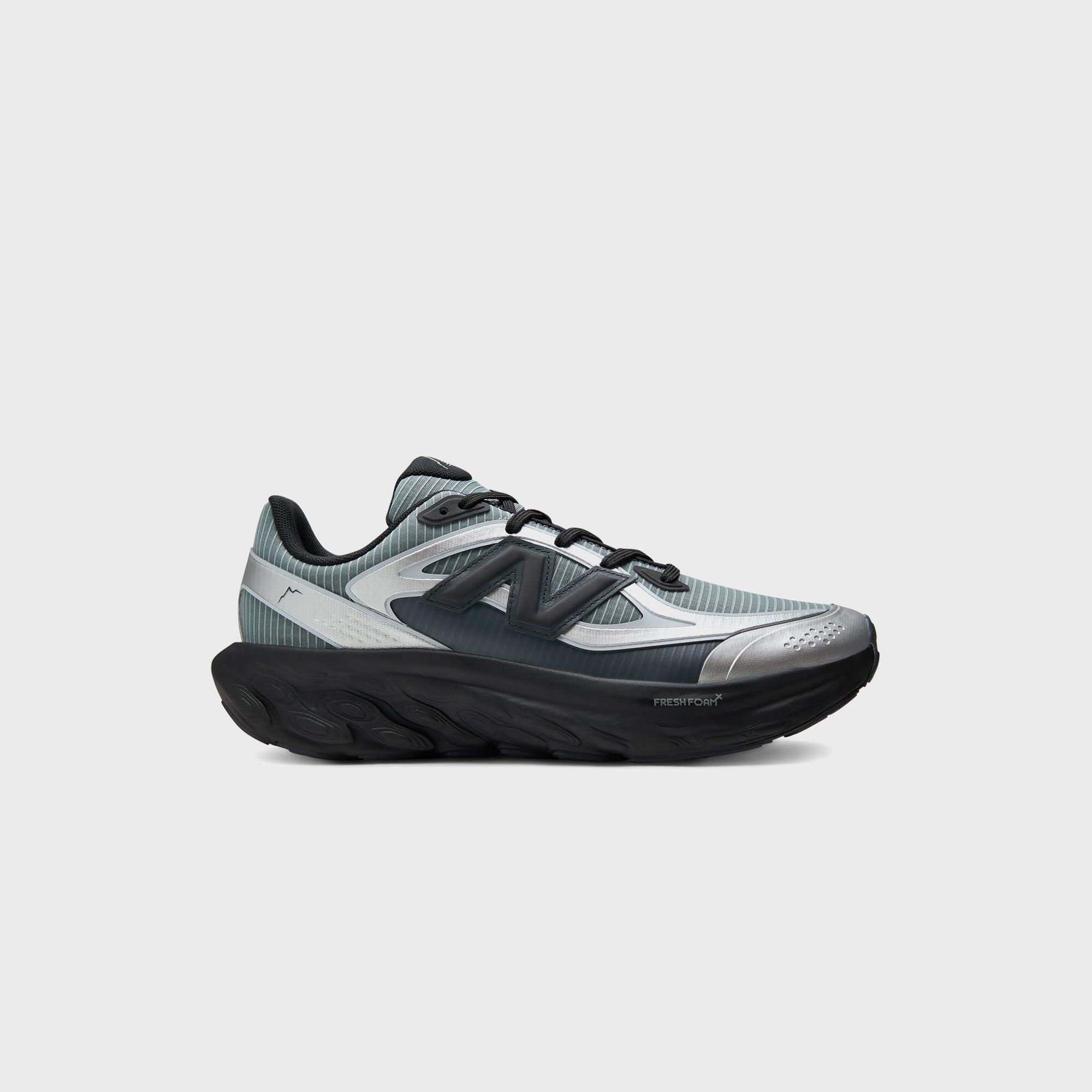 NEW BALANCE picture
