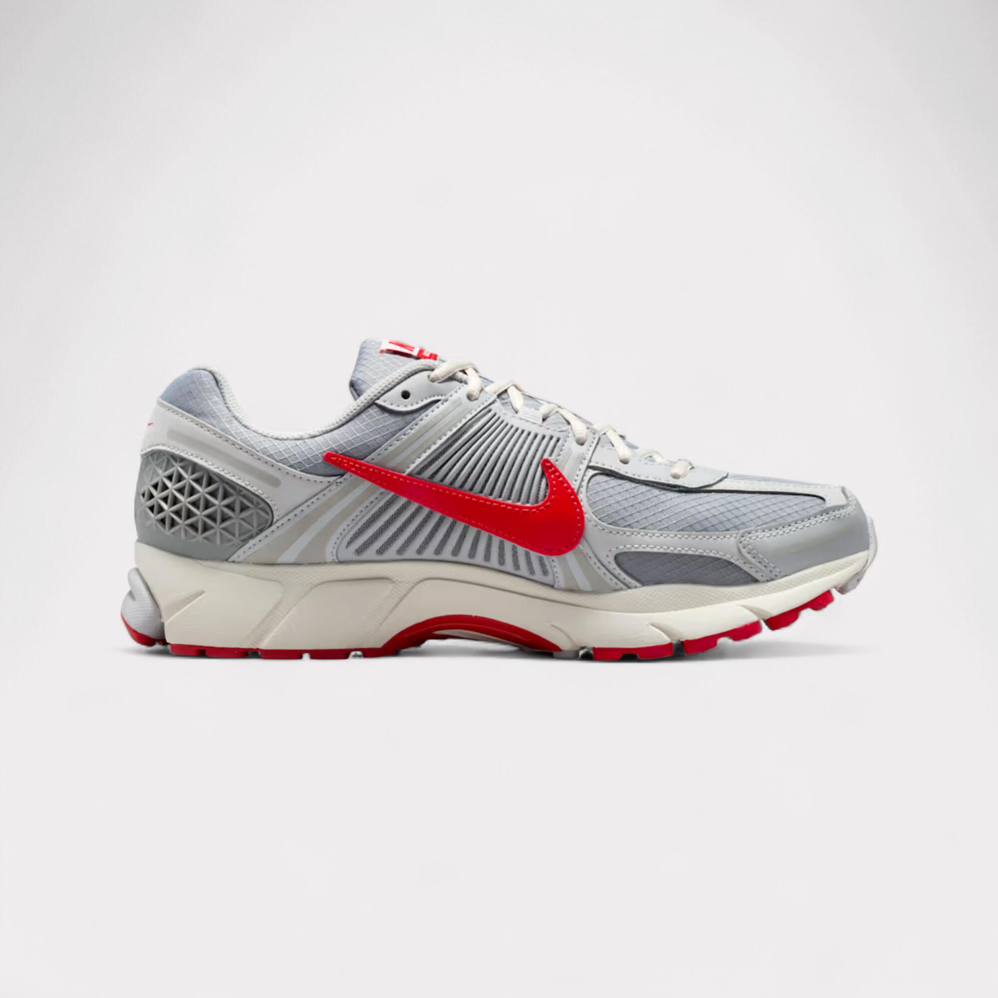 Nike Zoom Vomero 5 - Grey Fog Red 3/7
