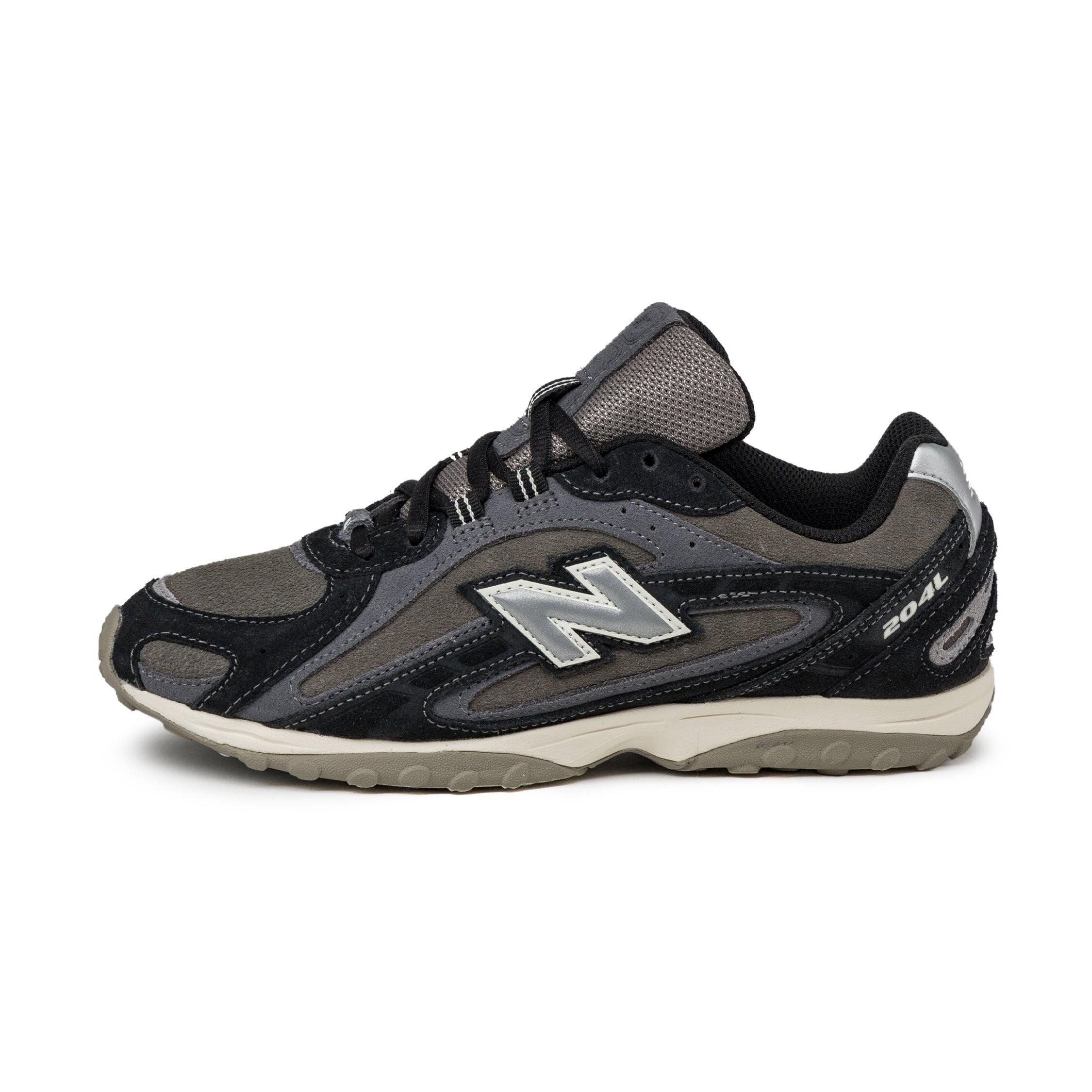 NEW BALANCE picture