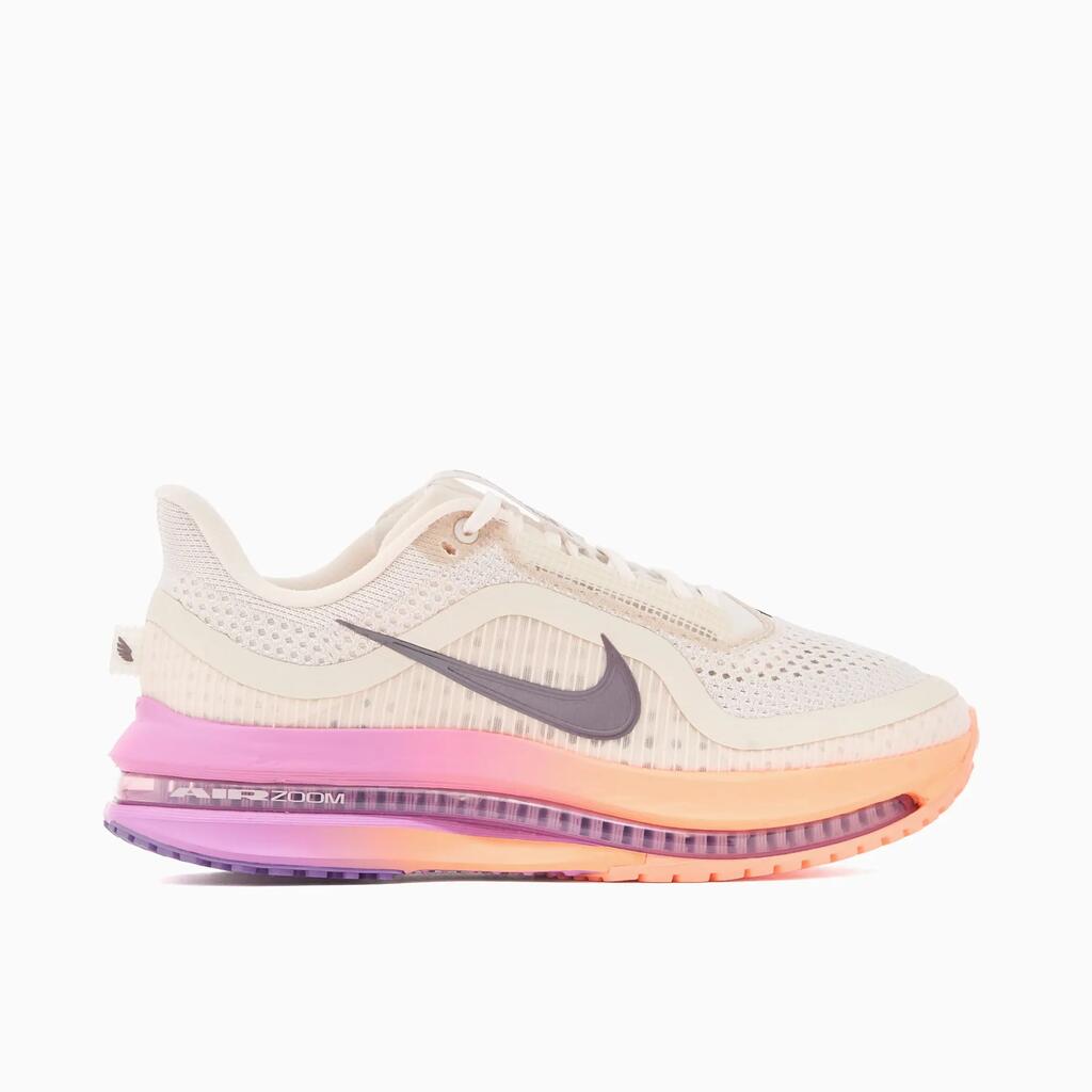 Nike Women's Pegasus Premium - Sport Walking Shoes