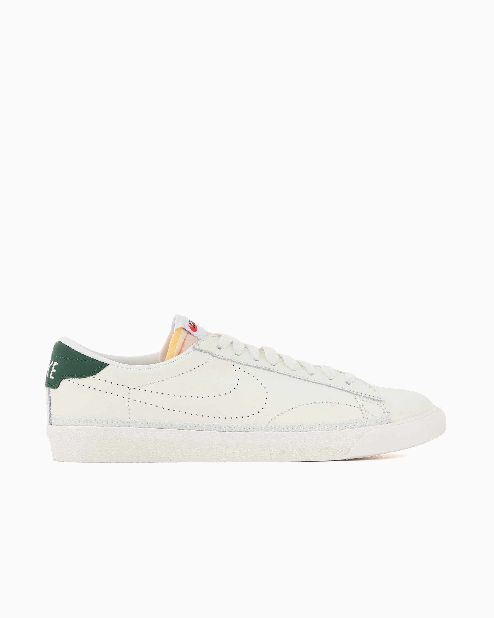 NIKE picture