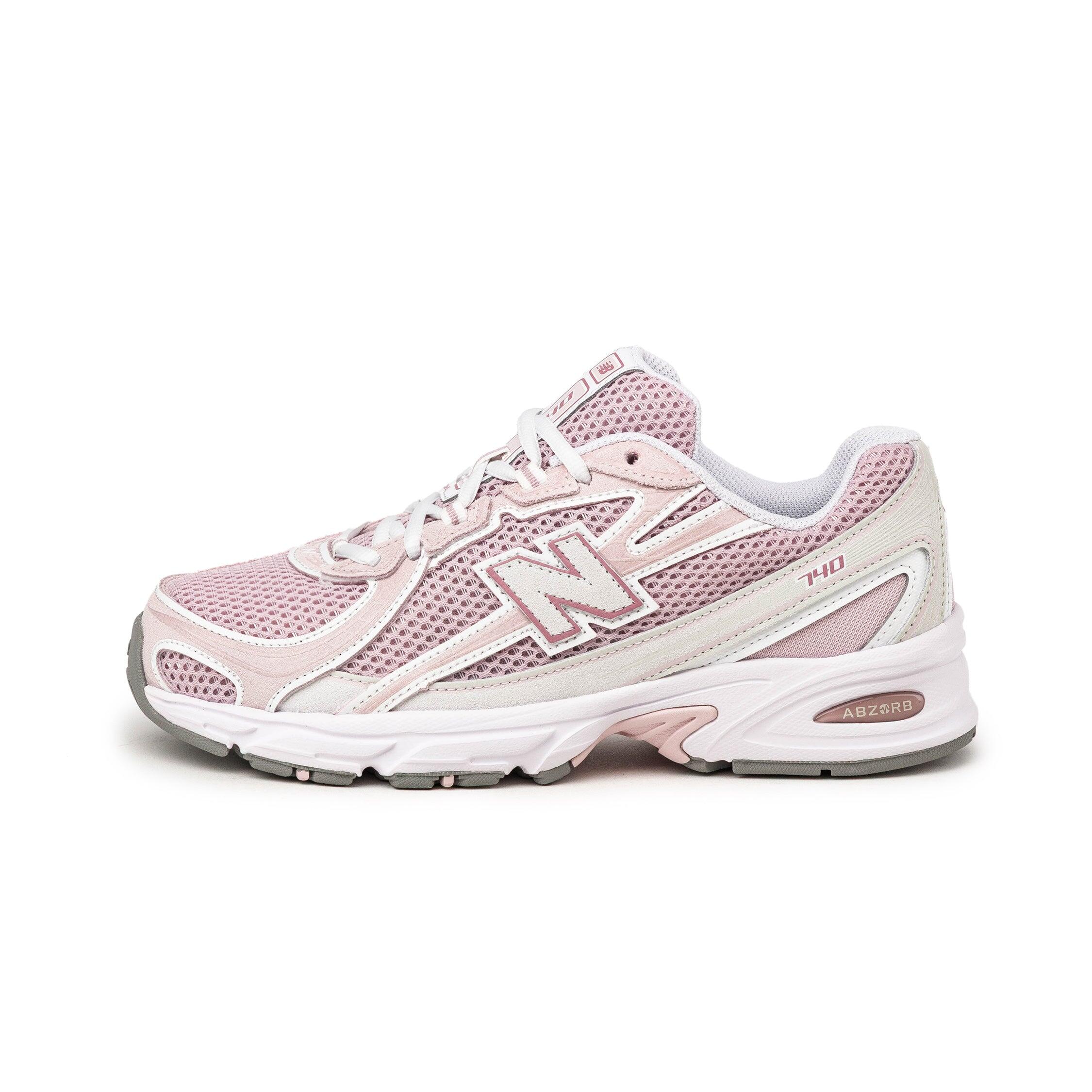 NEW BALANCE picture