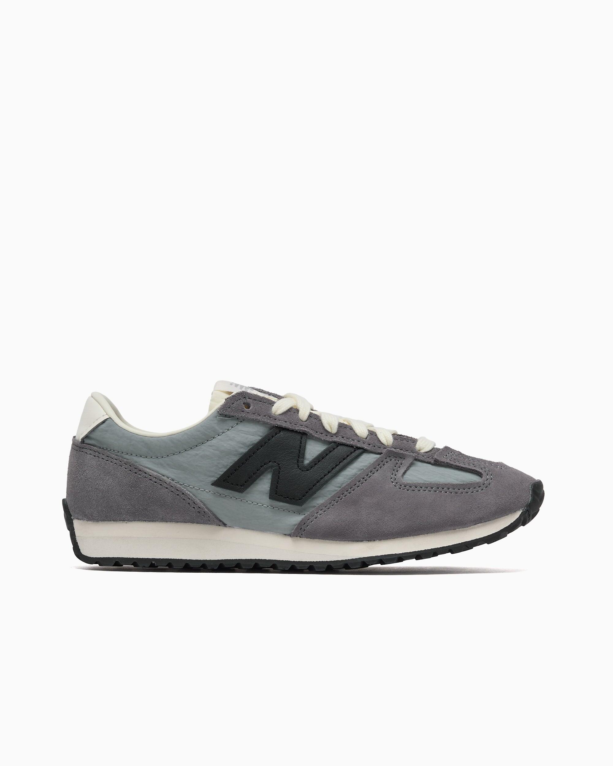 NEW BALANCE picture