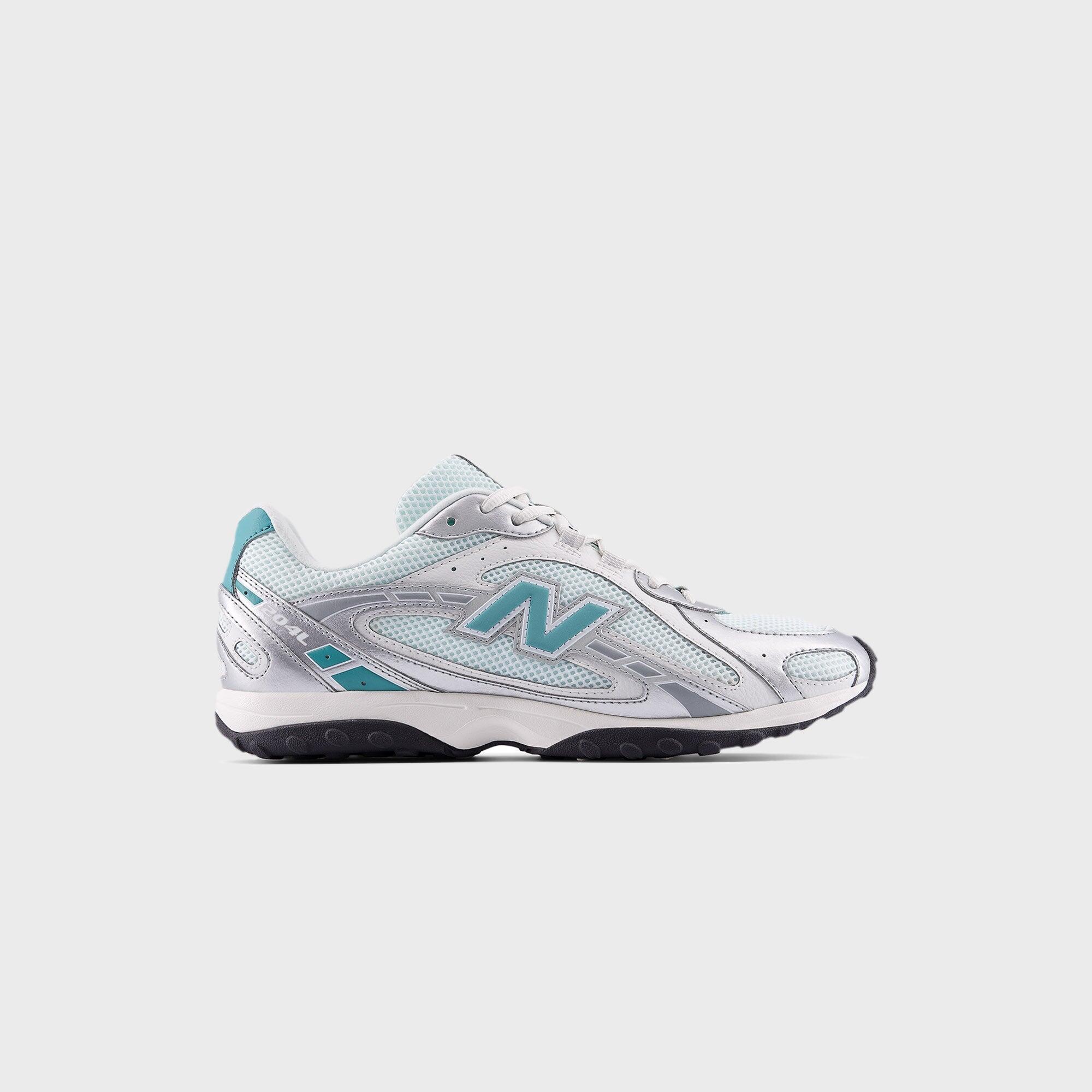 NEW BALANCE picture
