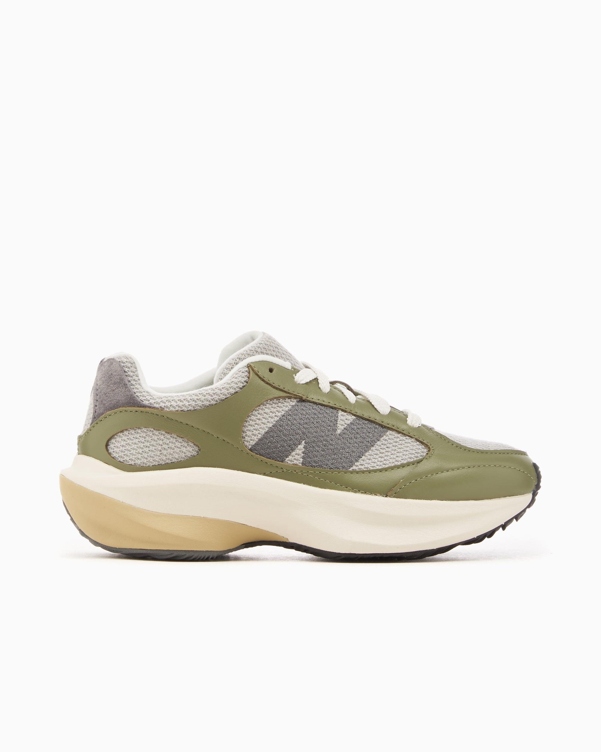 NEW BALANCE picture