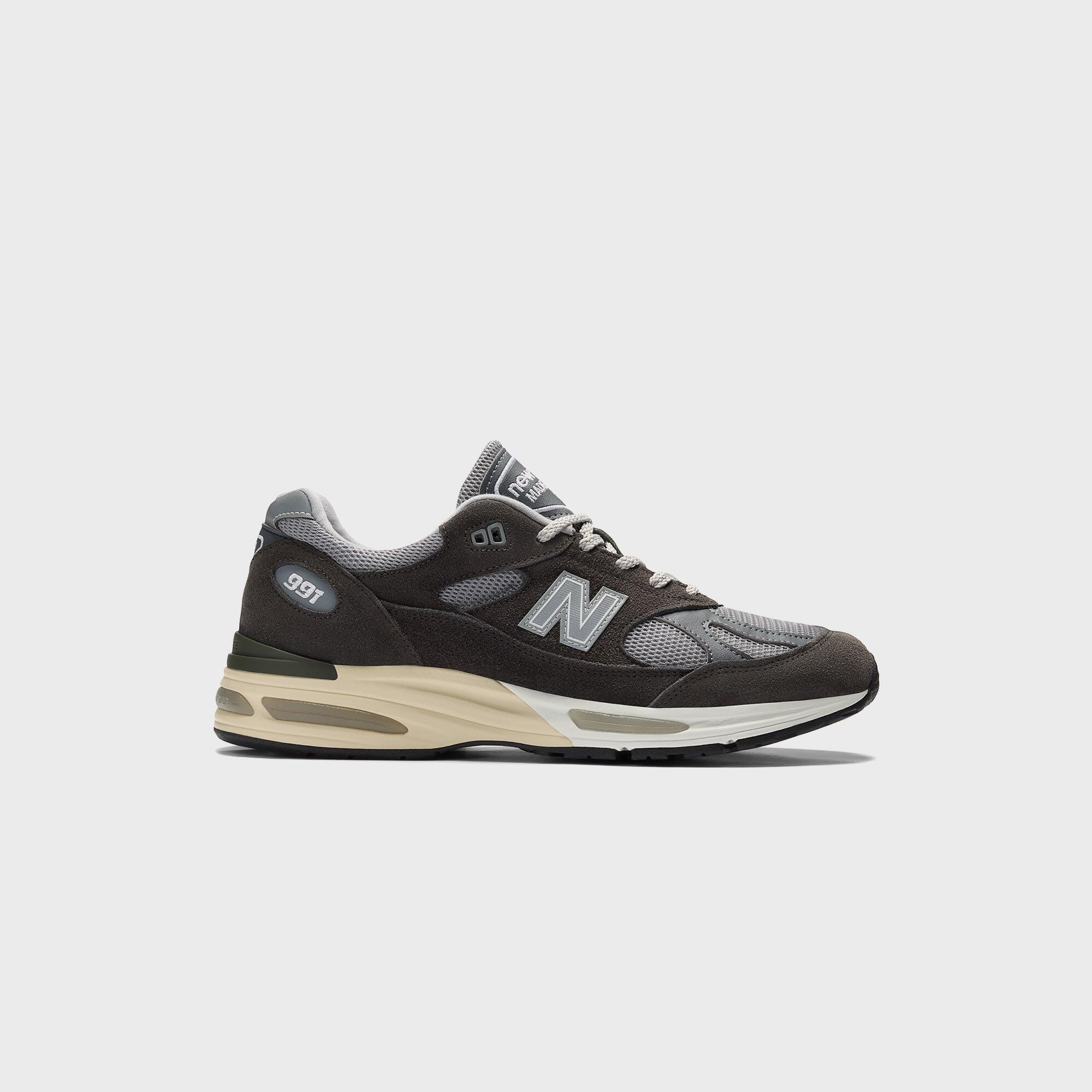 NEW BALANCE picture