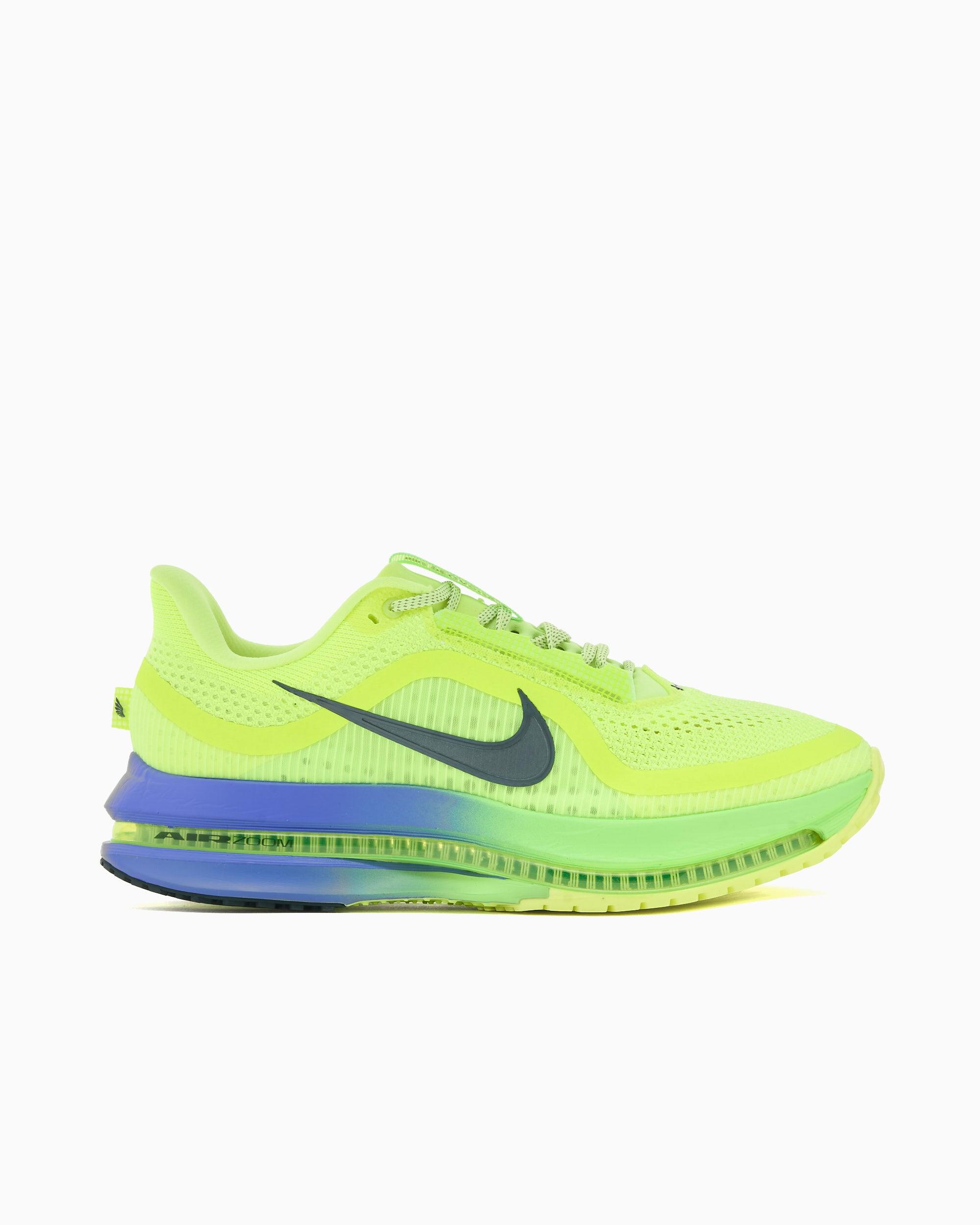 NIKE picture