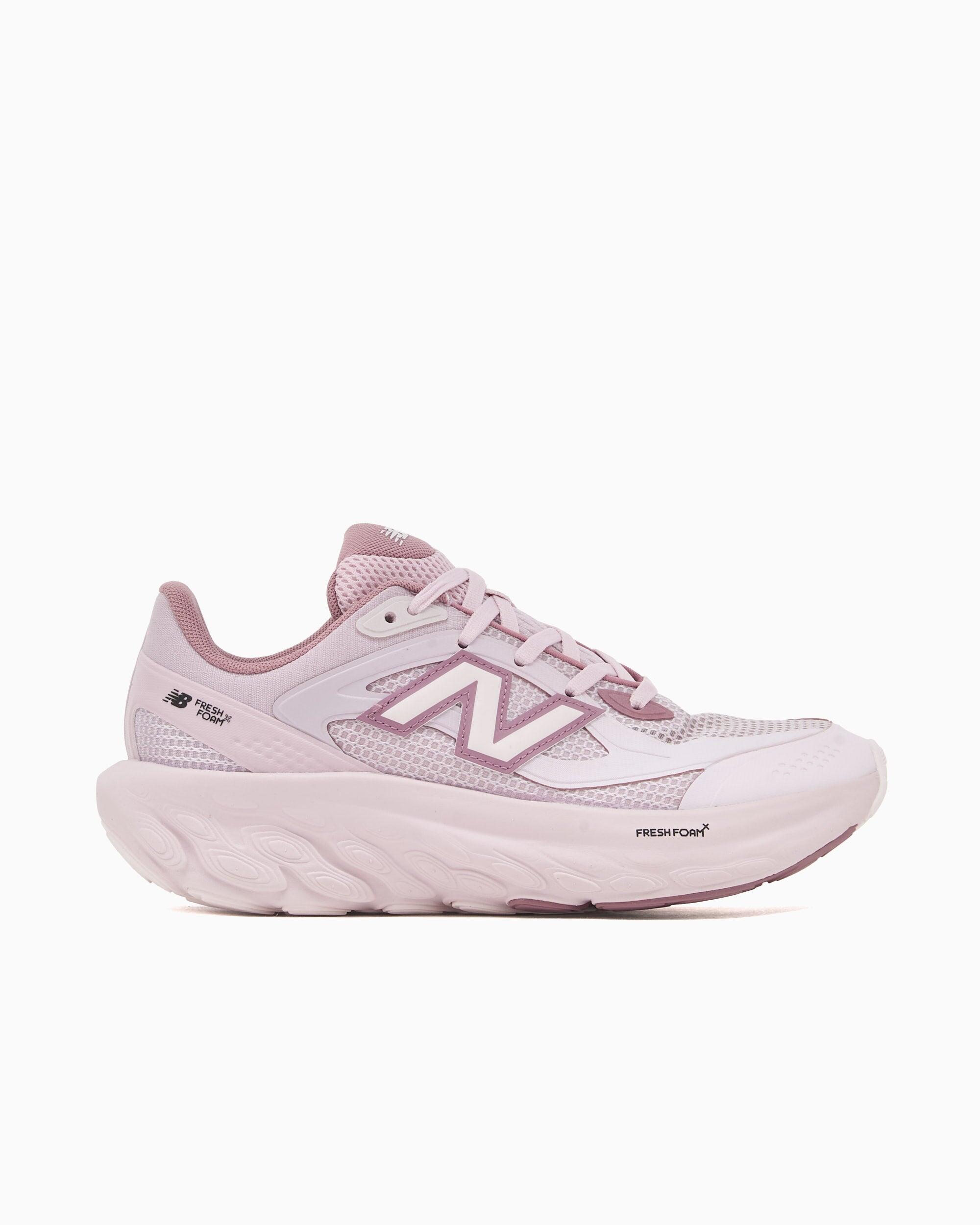 NEW BALANCE picture