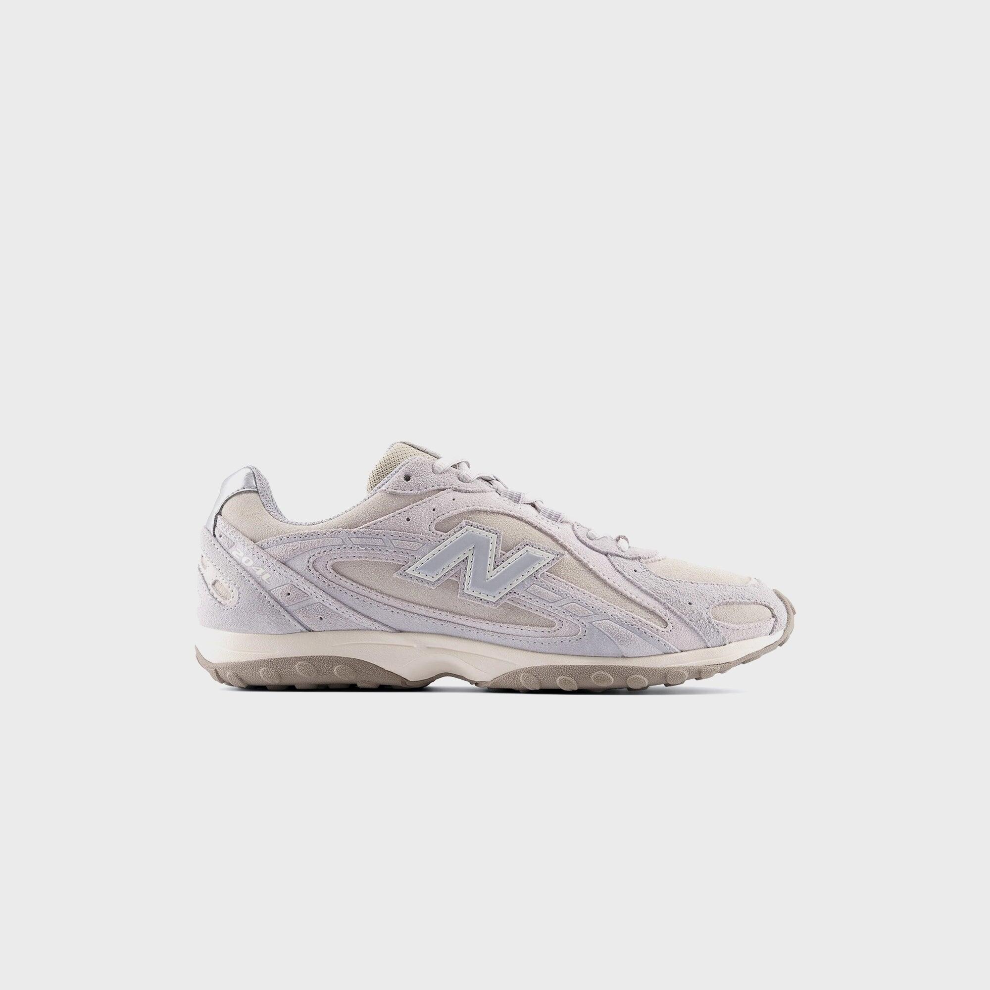 NEW BALANCE picture