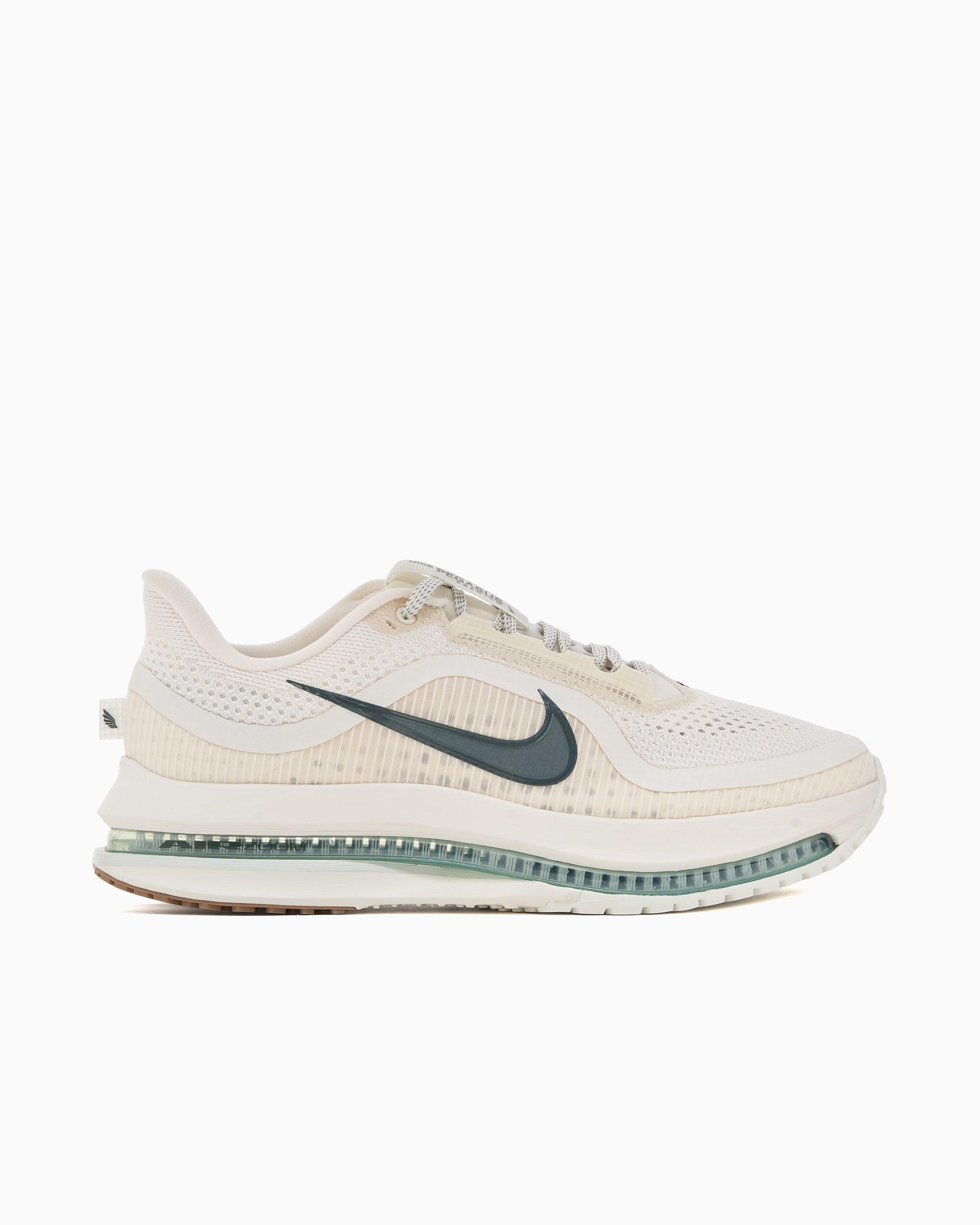 NIKE picture