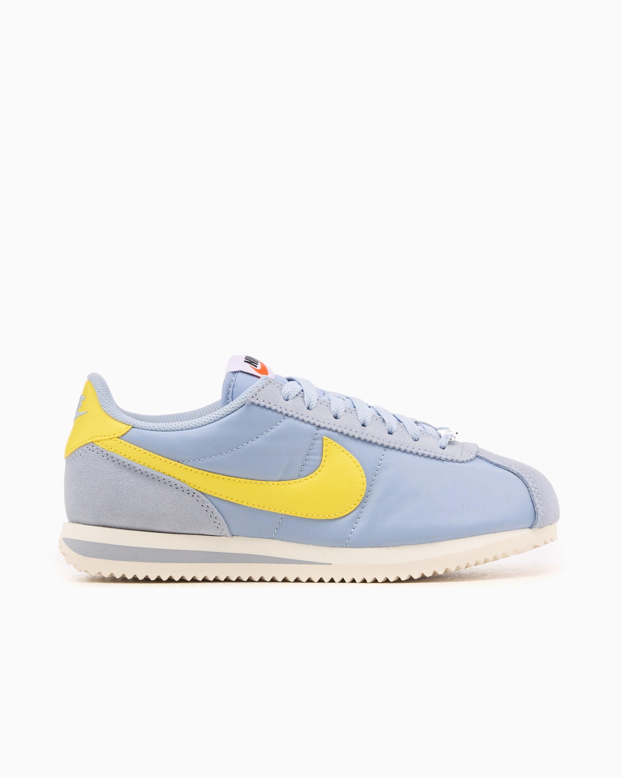 NIKE picture