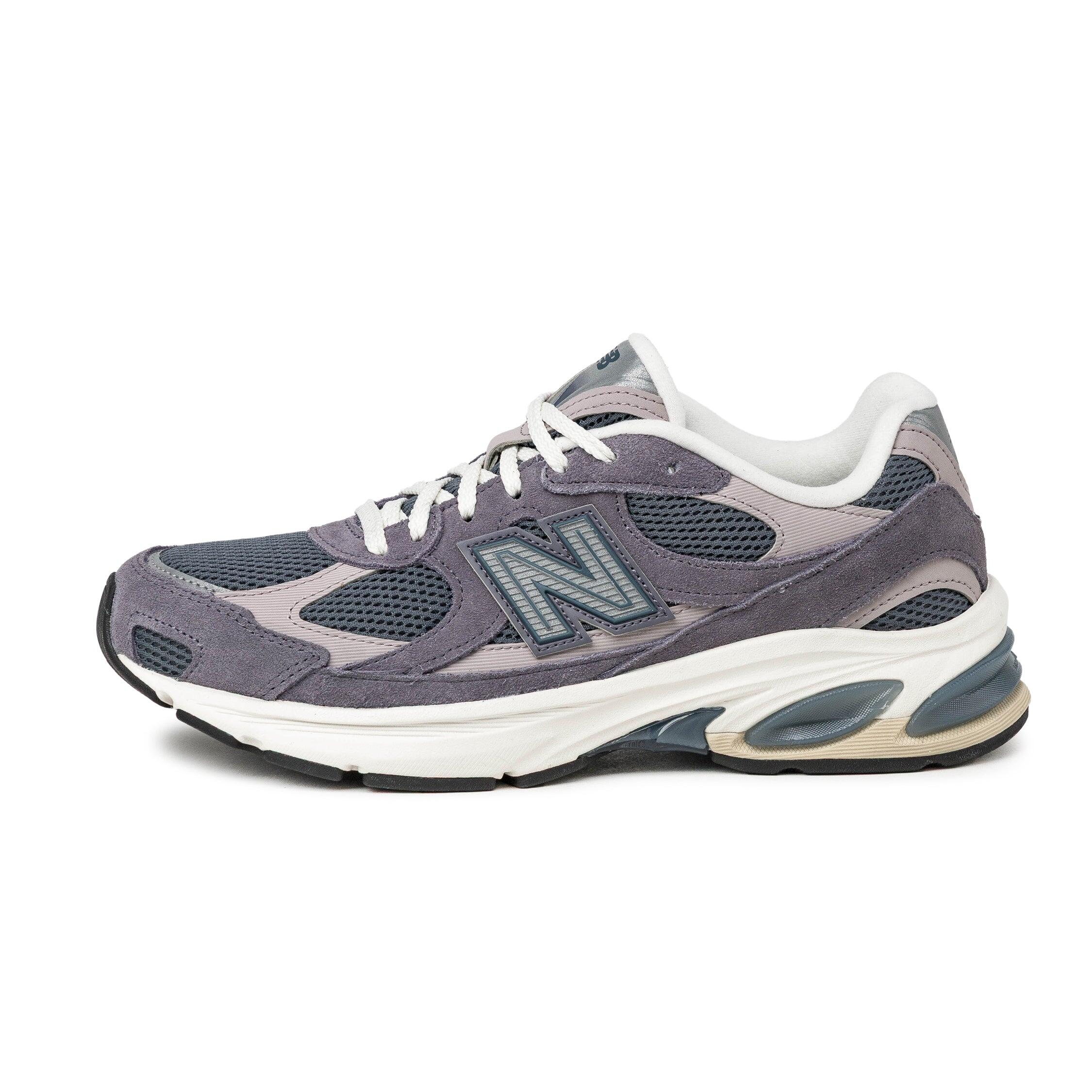NEW BALANCE picture