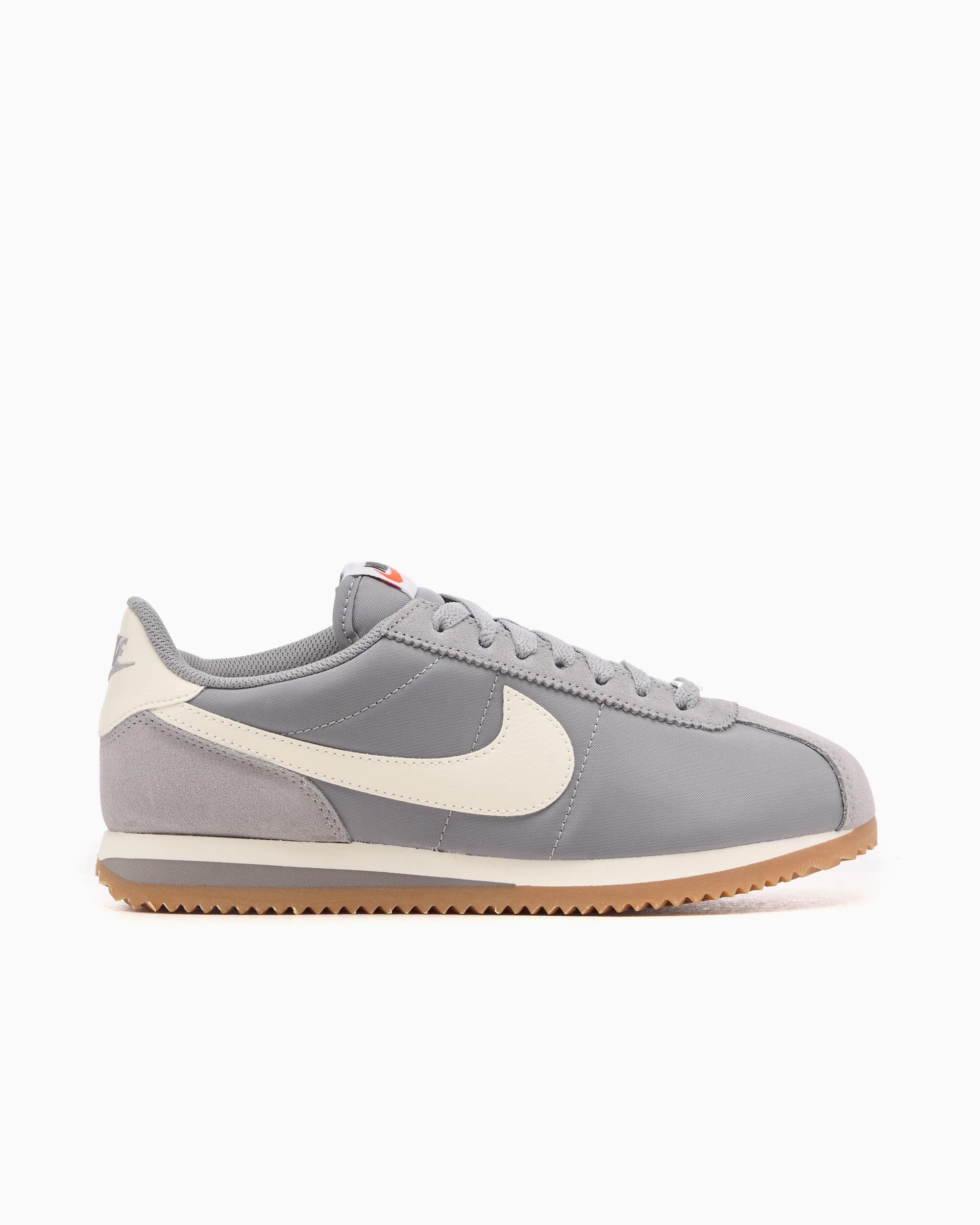 NIKE picture