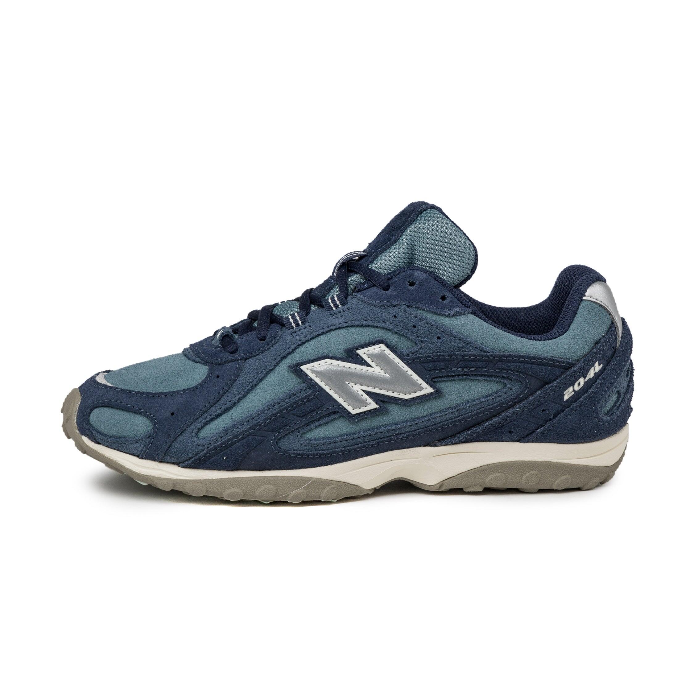 NEW BALANCE picture