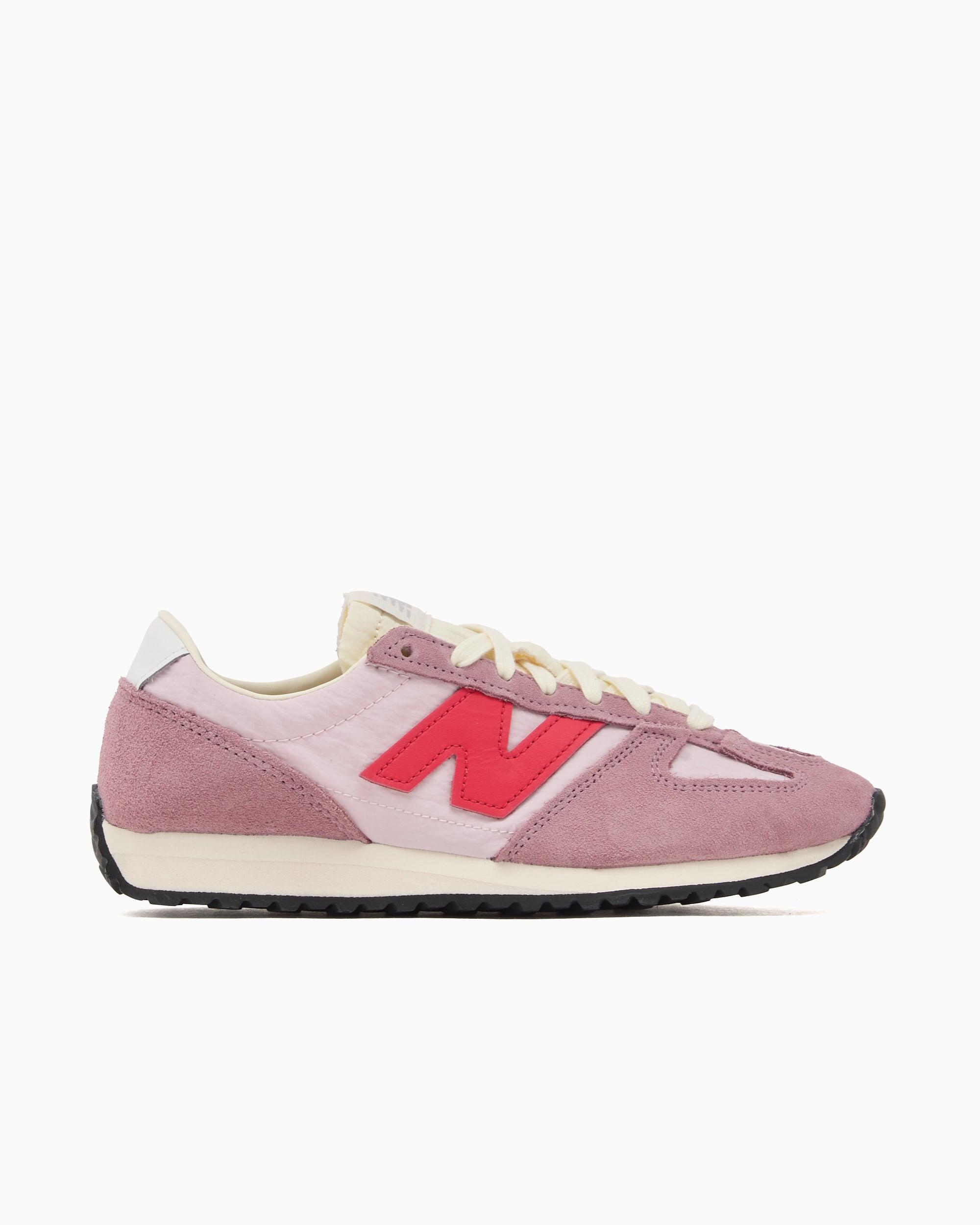 NEW BALANCE picture