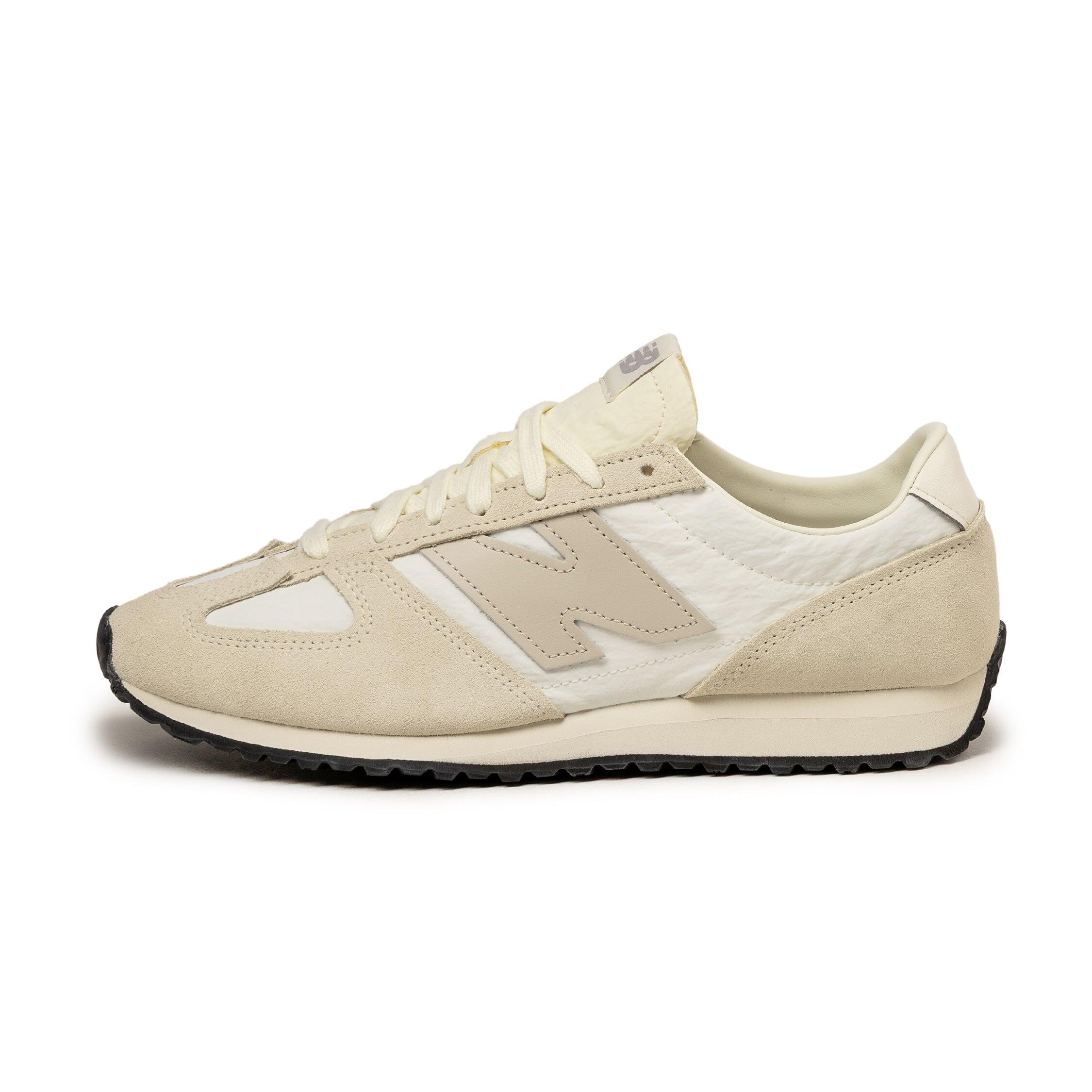 NEW BALANCE picture