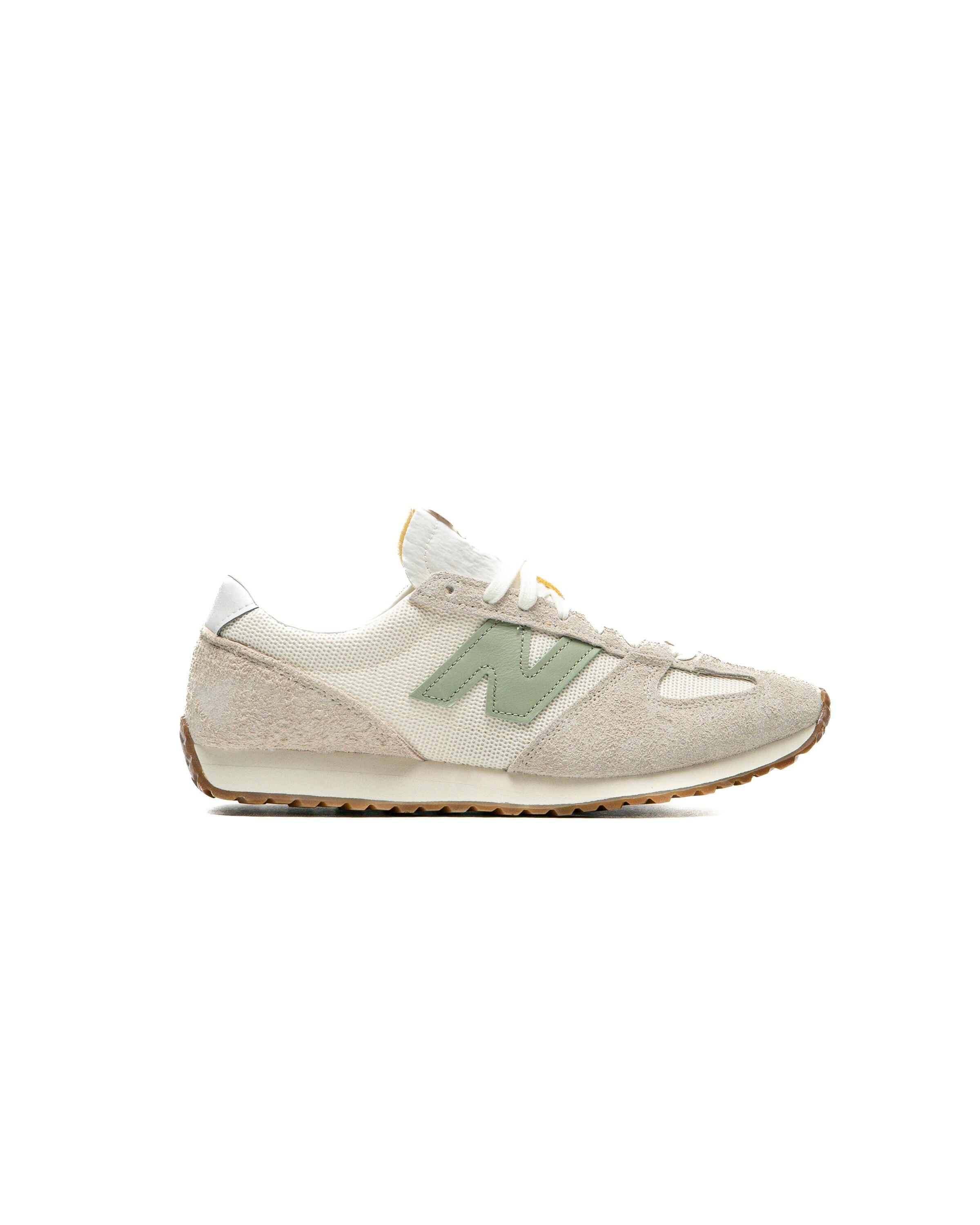 NEW BALANCE picture