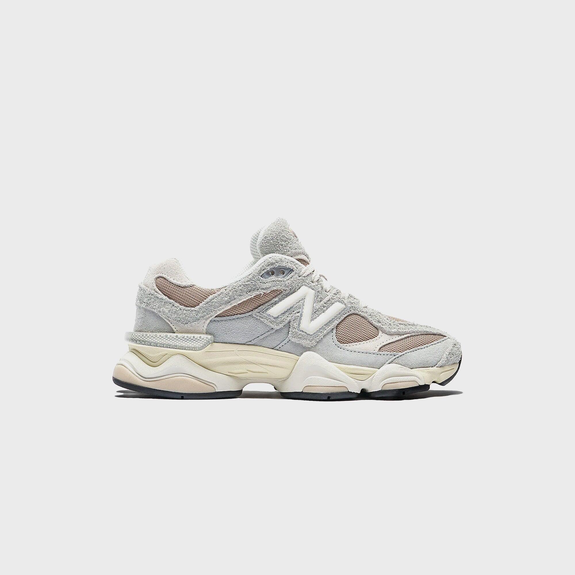 NEW BALANCE picture