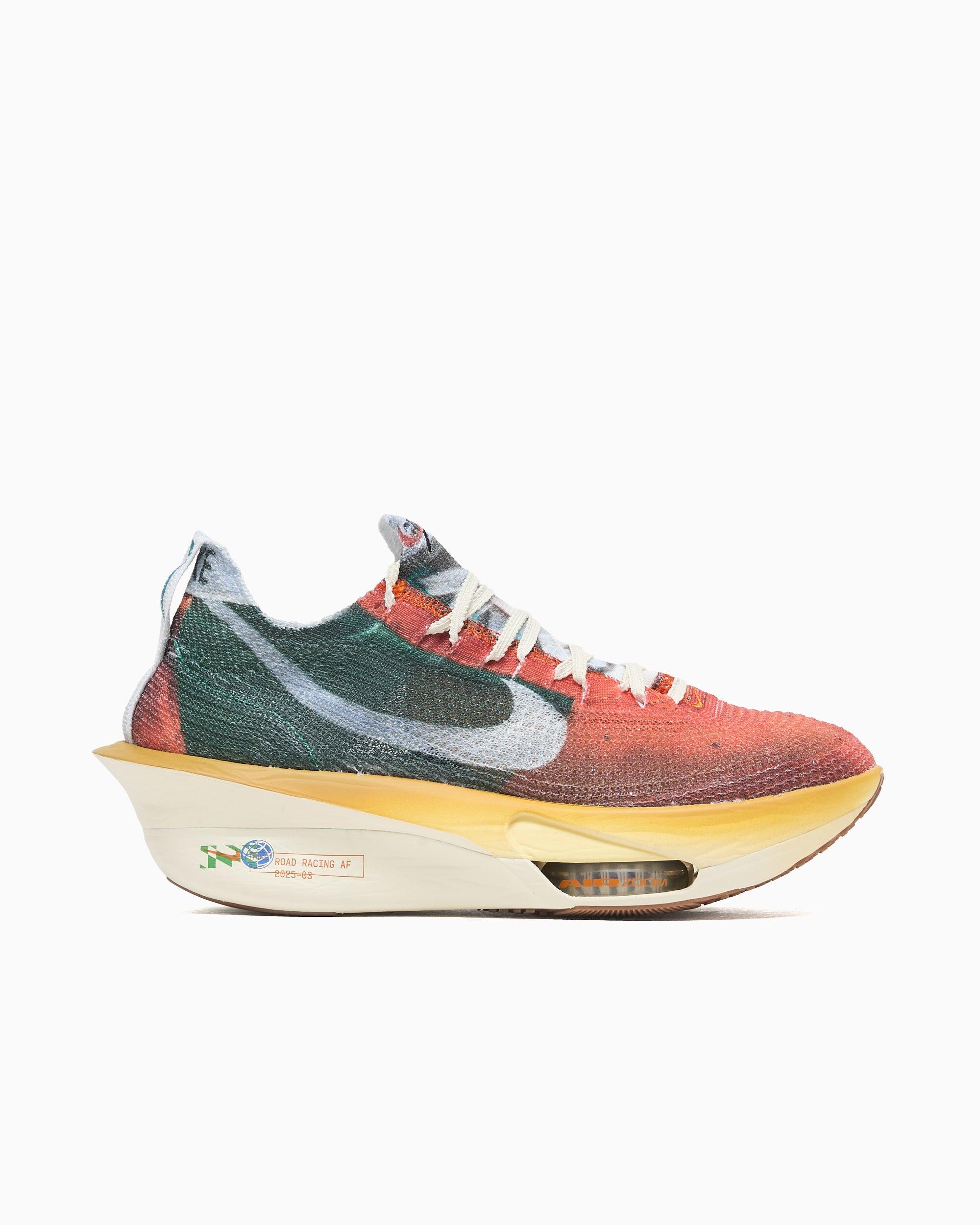 NIKE picture