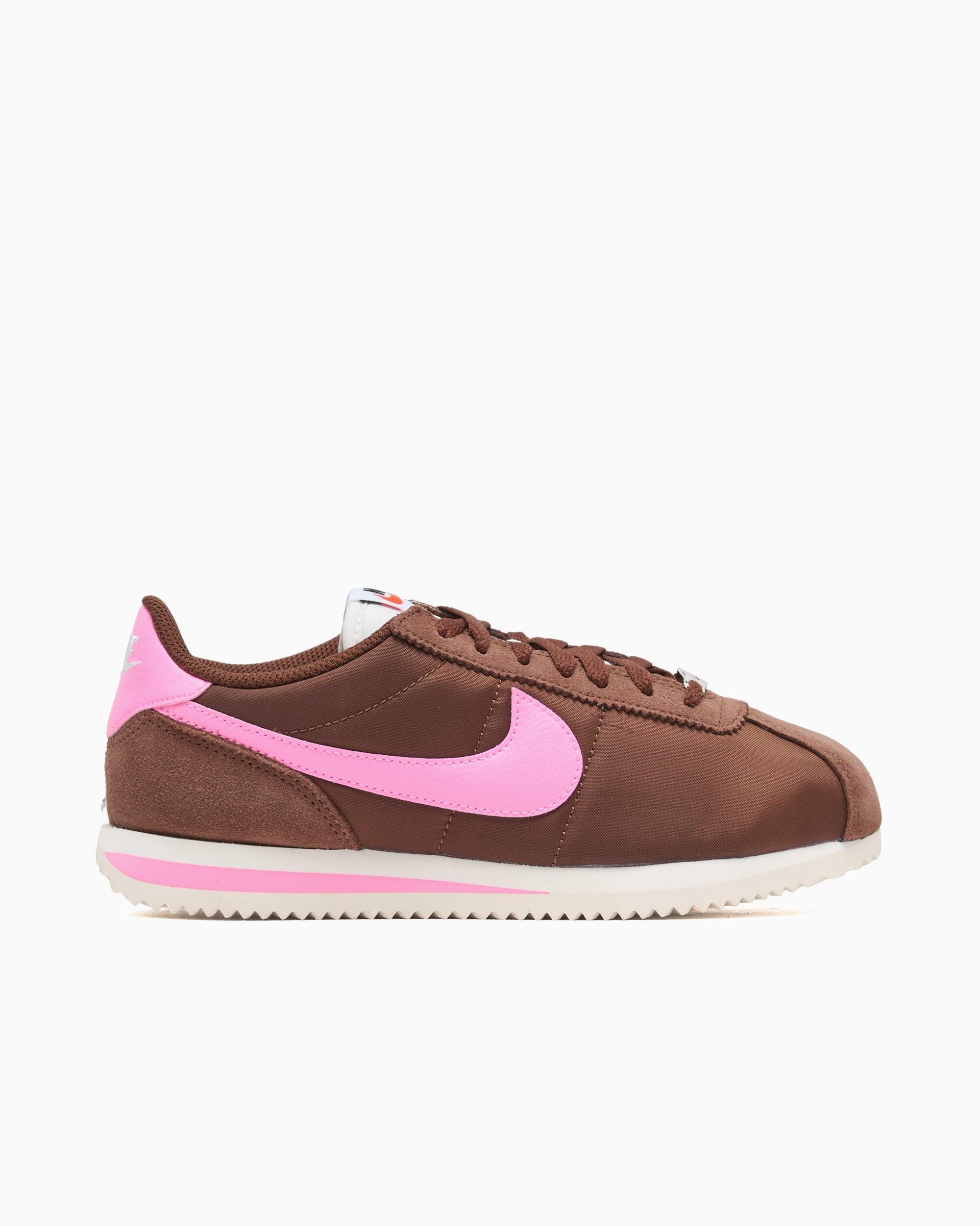 NIKE picture