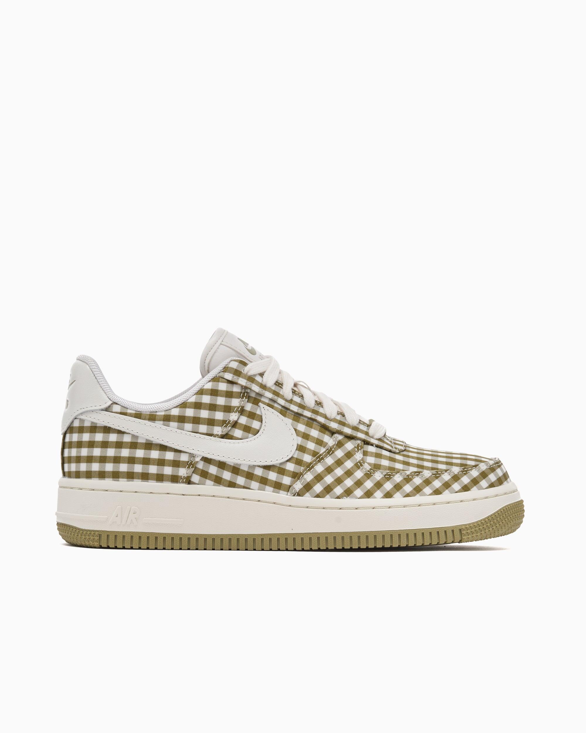 NIKE picture