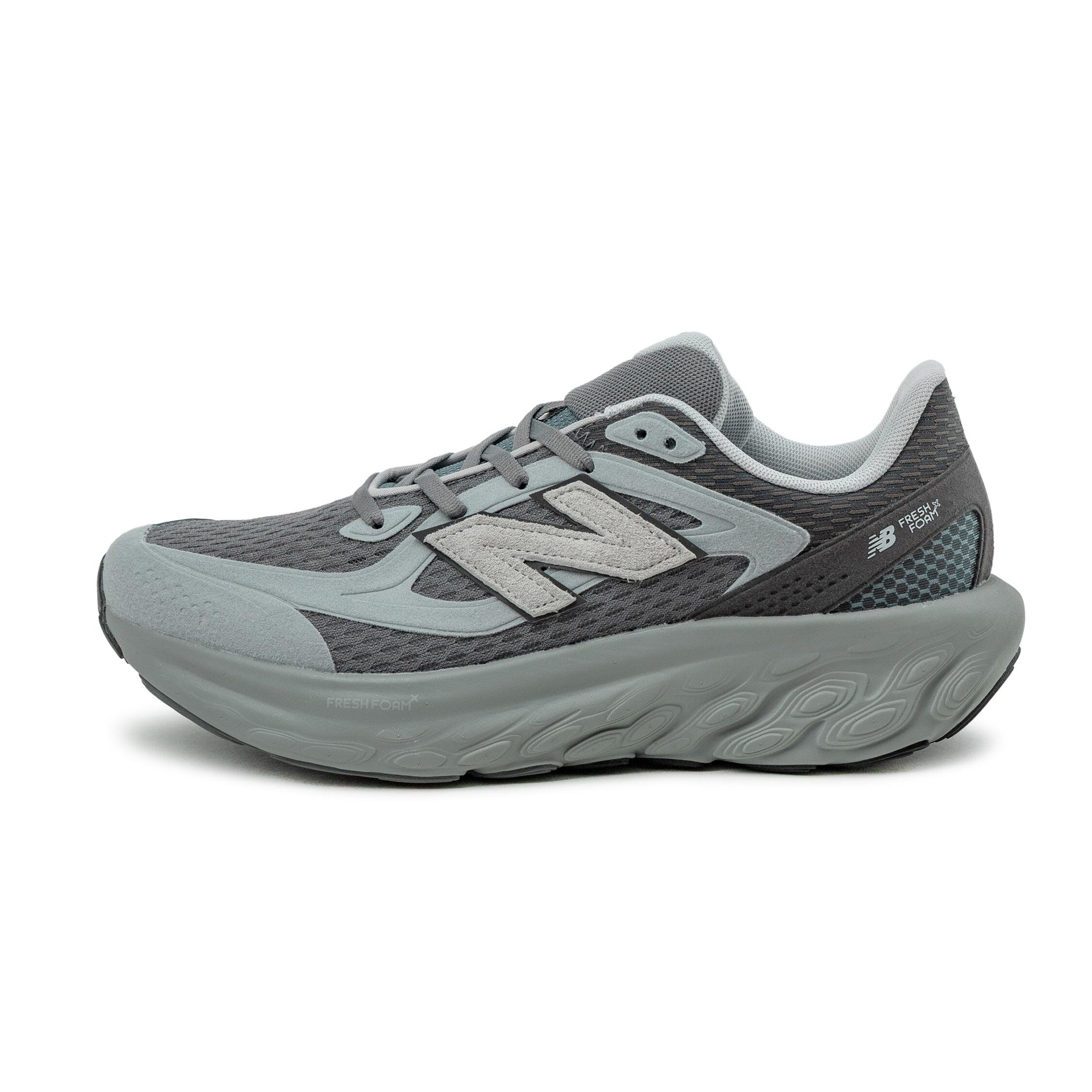 NEW BALANCE picture