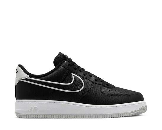 Nike Air Force 1 '07 nero/bianco taglia 45.5.