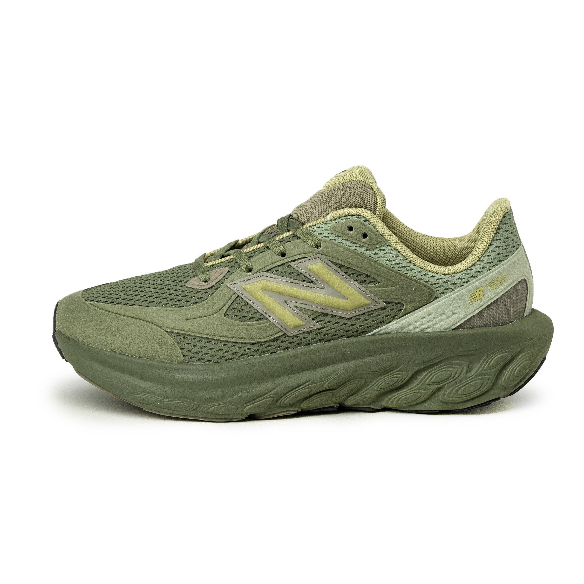 NEW BALANCE picture