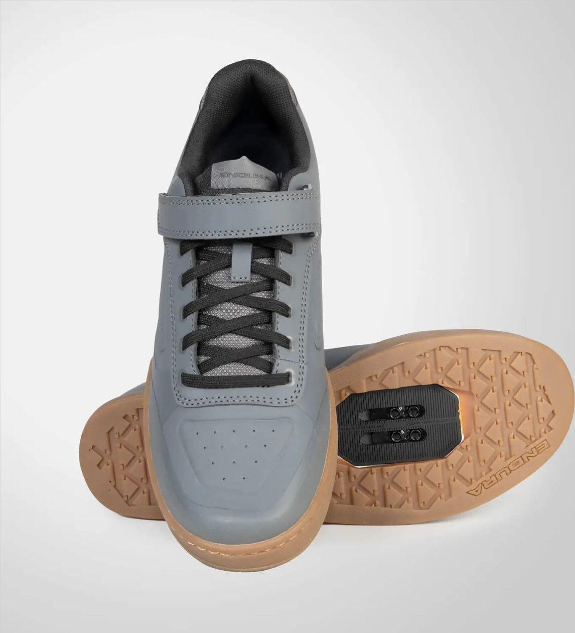 Herren Schuhe Mit Perforierten Stoffbahnen 2/5