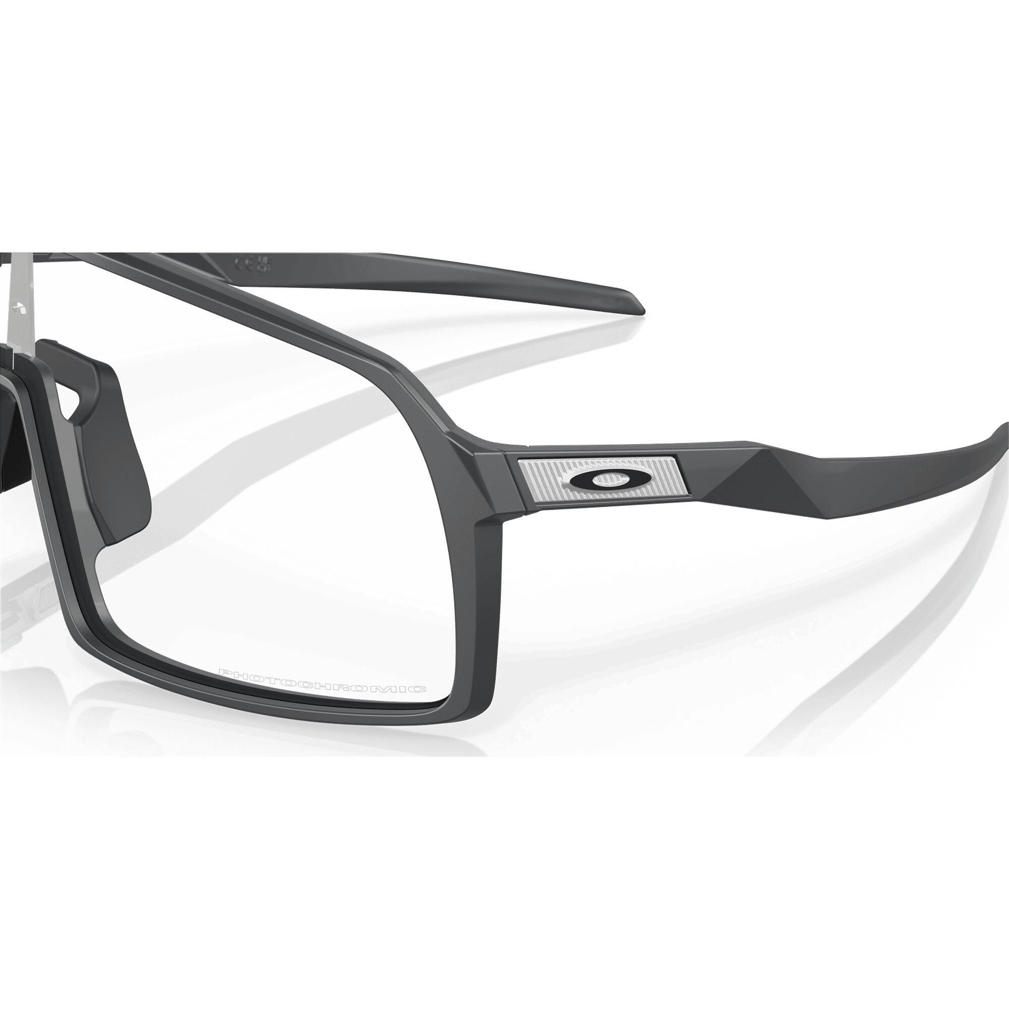 Oakley Sutro Matte Carbon/ Clear to Black Photochromic 7/7