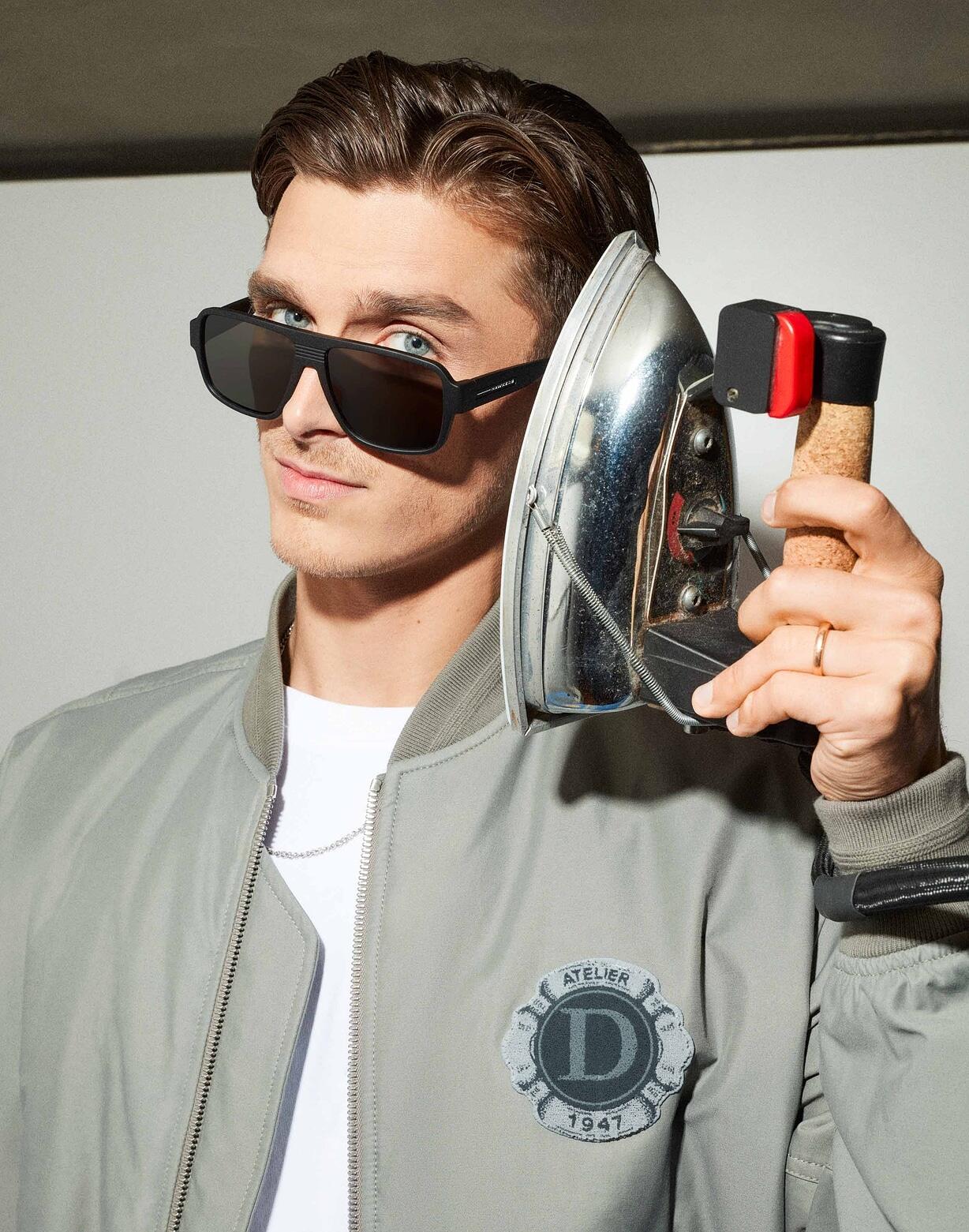 HAWKERS - Gafas de Sol para Hombre y Mujer BLACK GREY EXCLUSIVE - PARLAY 5/8
