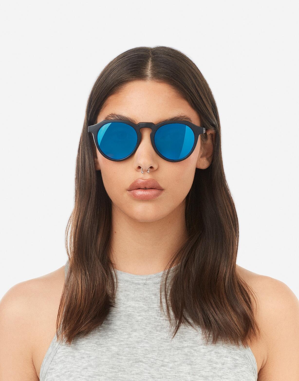 HAWKERS - Lunettes de Soleil Homme et Femme POLARIZED BLACK SKY - WARWICK Raw 6/8