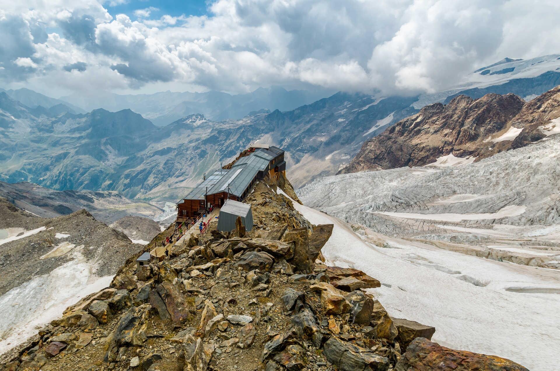 DECATHLON TRAVEL picture