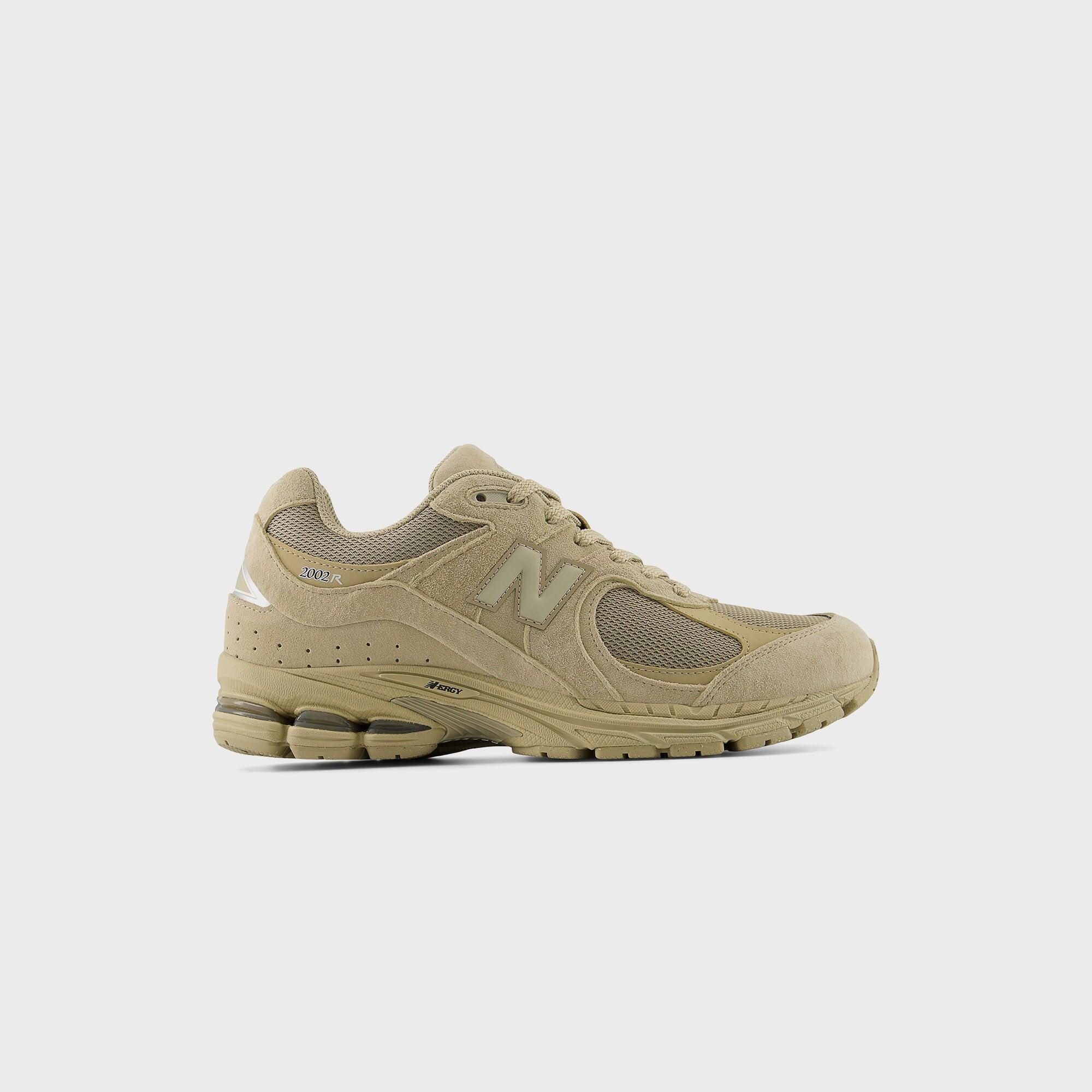 NEW BALANCE picture