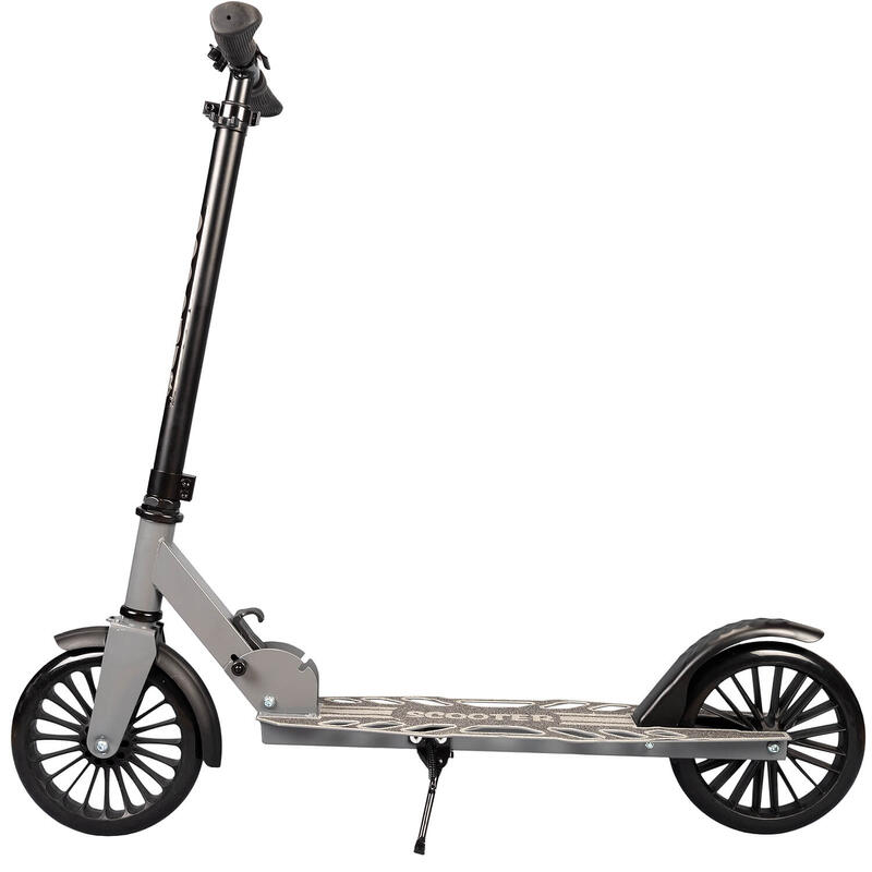Trotineta Grand Prix, inaltime ajustabila,platforma perforata,roti 200 mm, negru