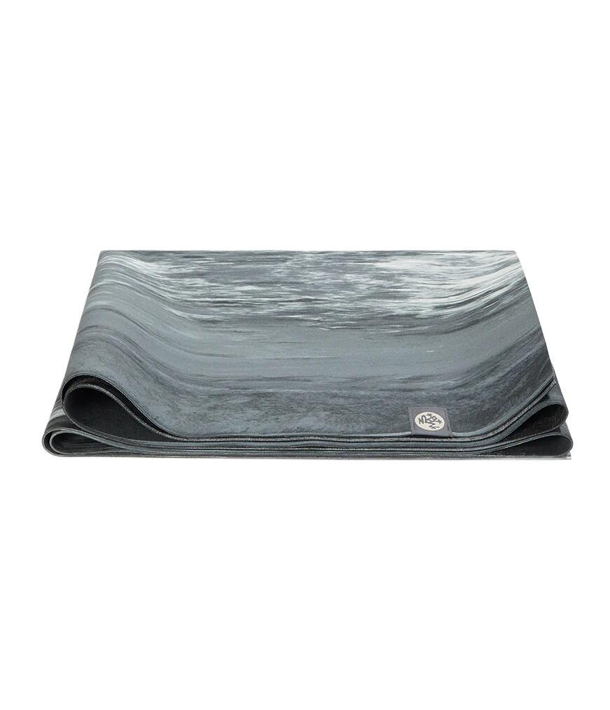 Manduka eKO Superlite Reis Yogamat van Rubber 1,5 mm - Zwart Gemarmerd 2/5