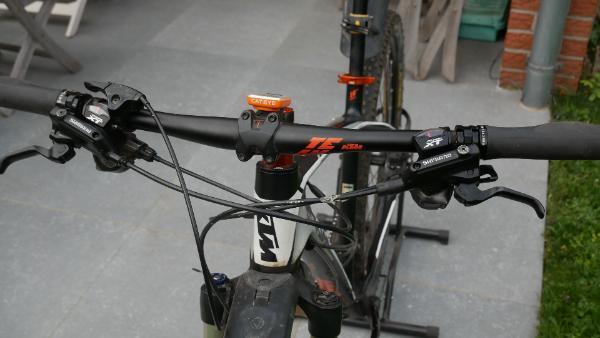Entre Particuliers - Vélo VTT cadre carbone (musculaire) 4/4