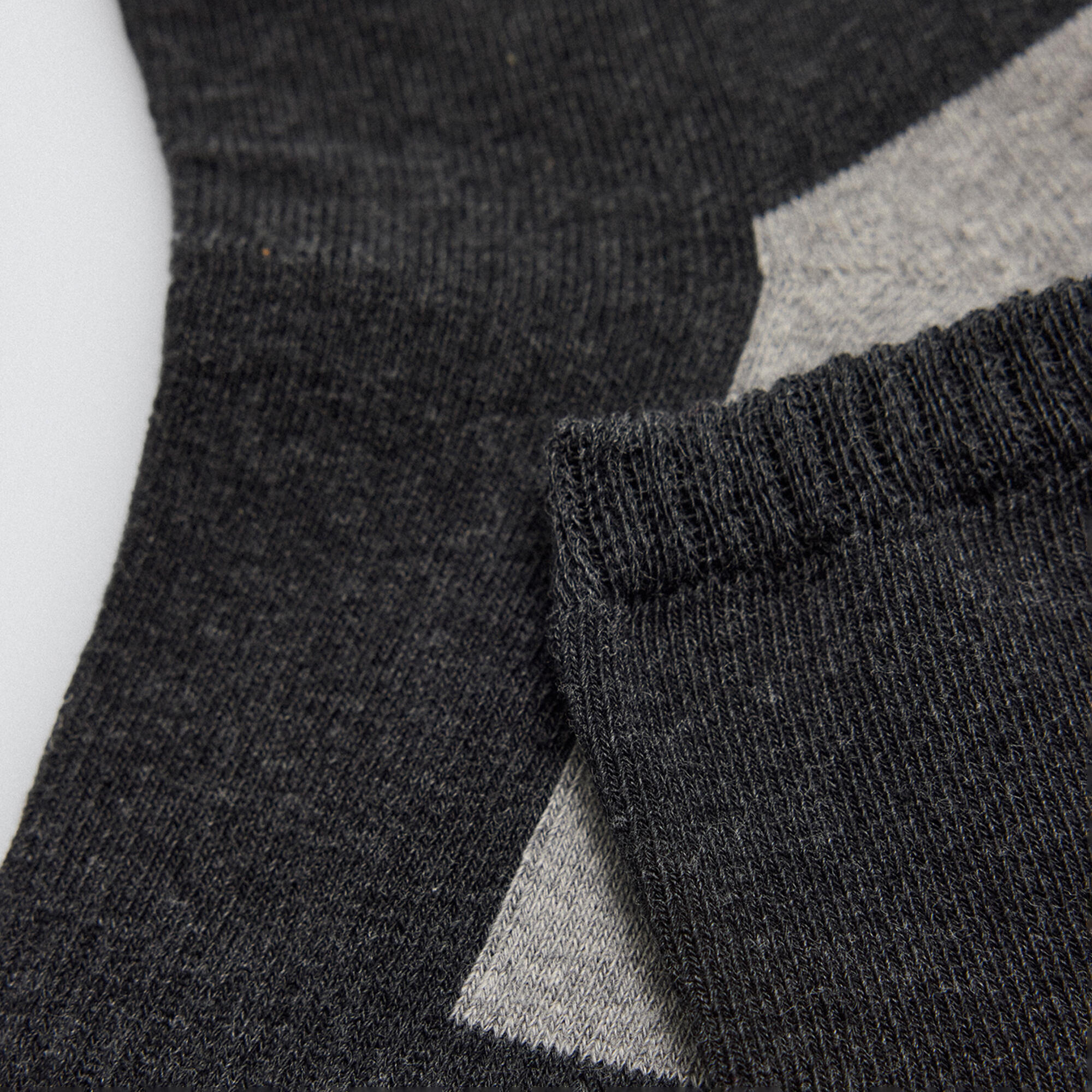 Lot de 3 chaussettes de sport en éponge grises et noires 6/7