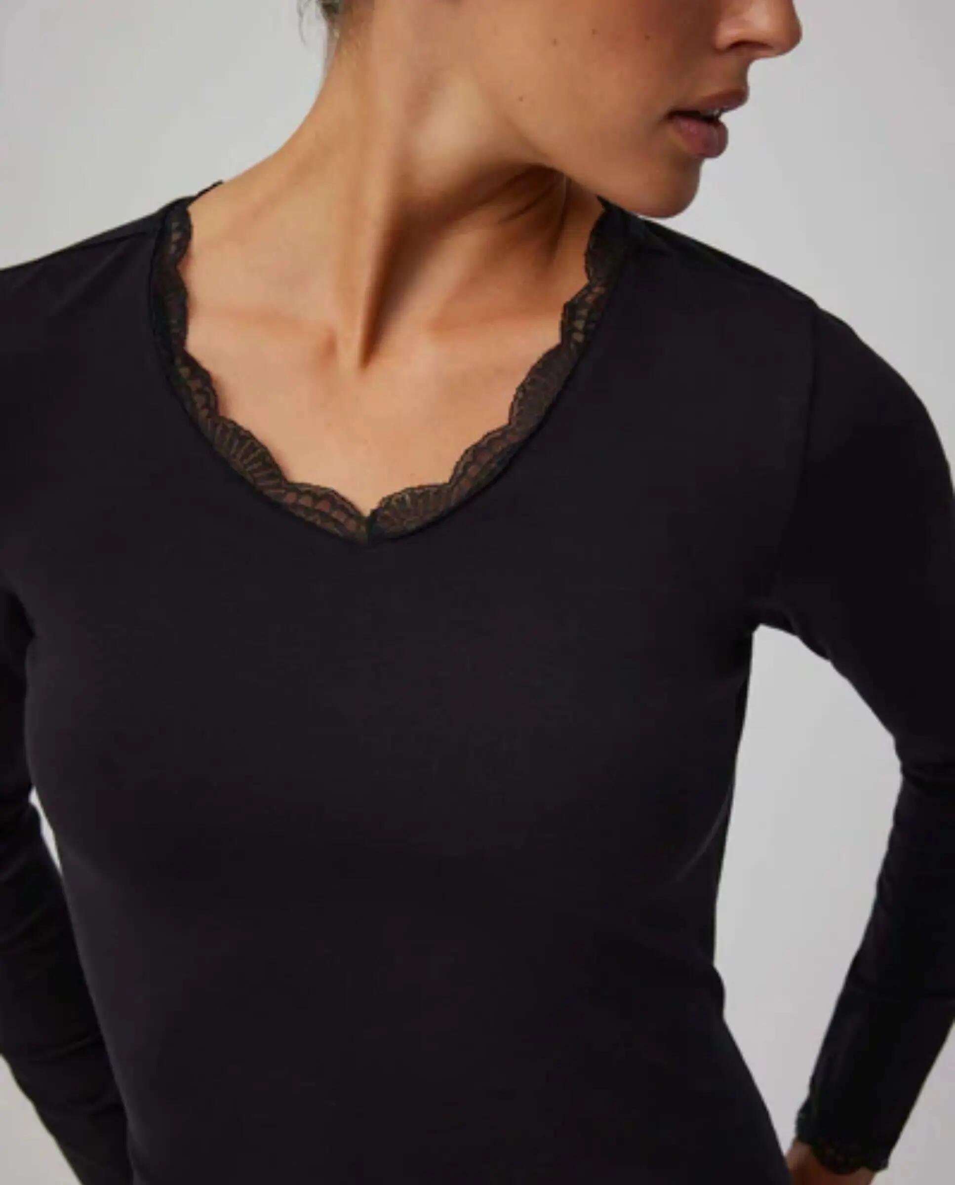 Camiseta lingerie preta de manga longa 2/7