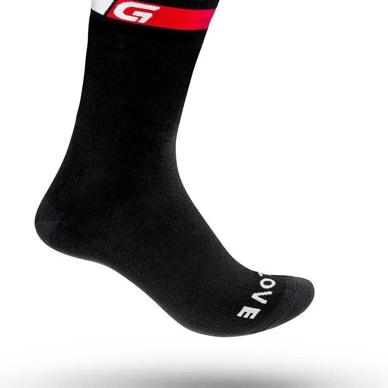 BLACK / RED