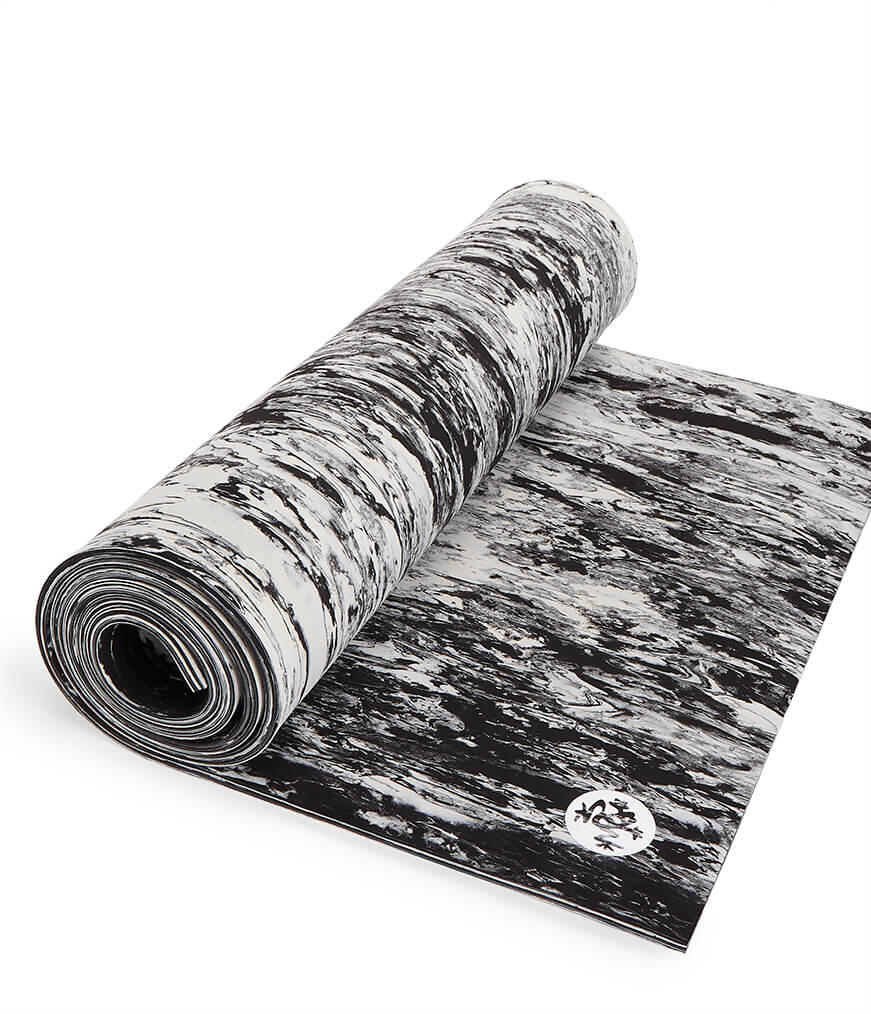 Manduka Rheo 8mm Pilatesmat - Zwart Wit Marmer 3/4