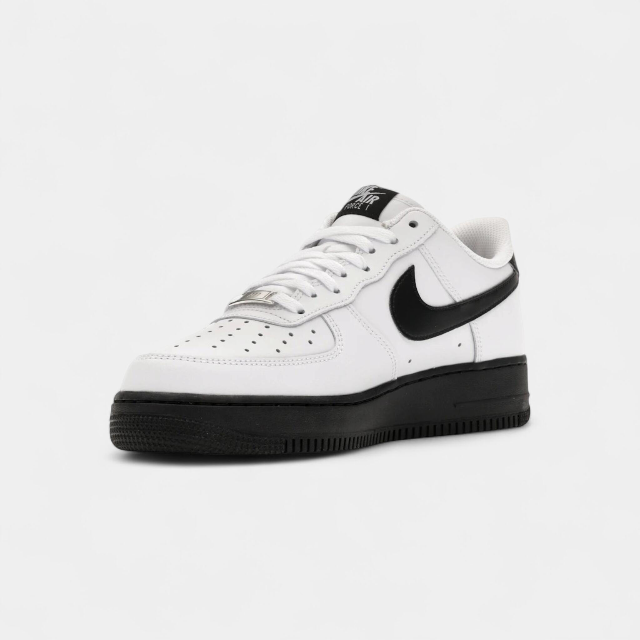 Nike Air Force 1 Low '07 White Black (2026) 3/4