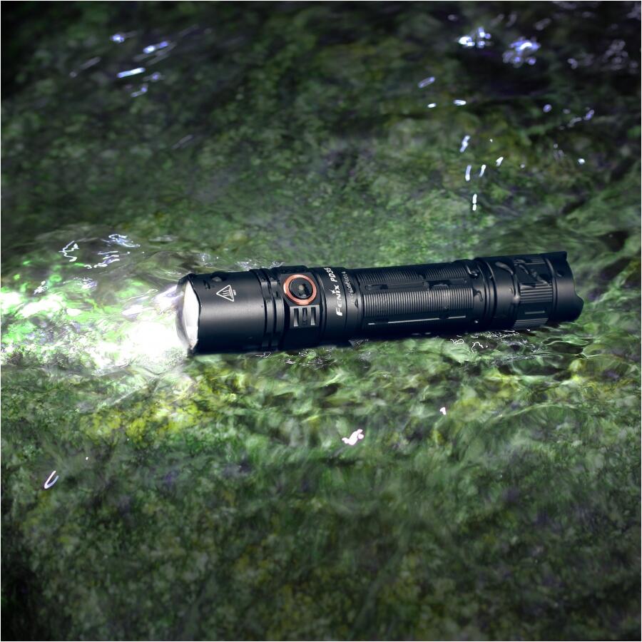 Lampe torche FENIX PD35 V3.0 1700 lm compacte aluminium 18650 6/7