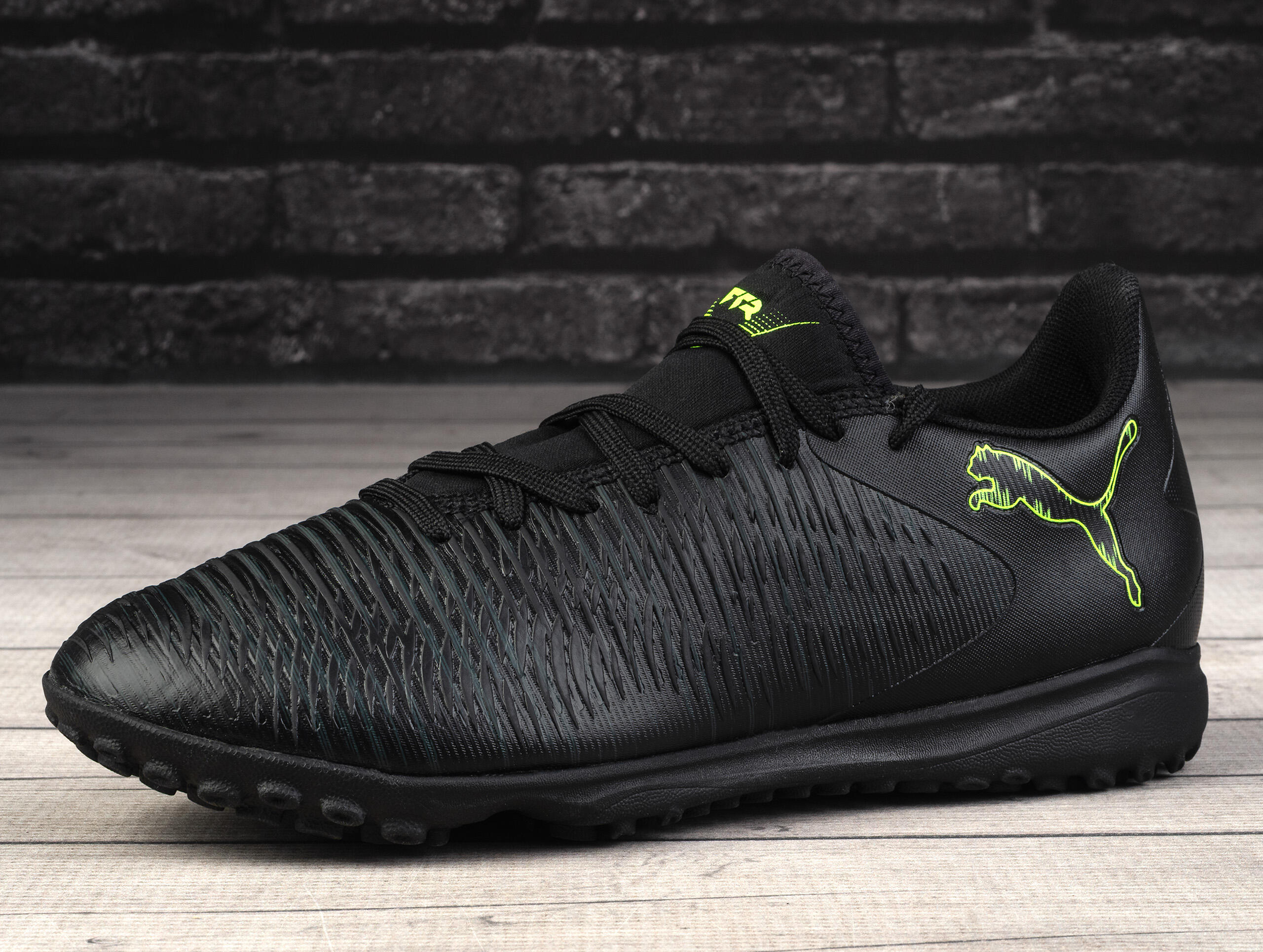 Buty piłkarskie turfy męskie Puma FUTURE 8 PLAY TT 3/7