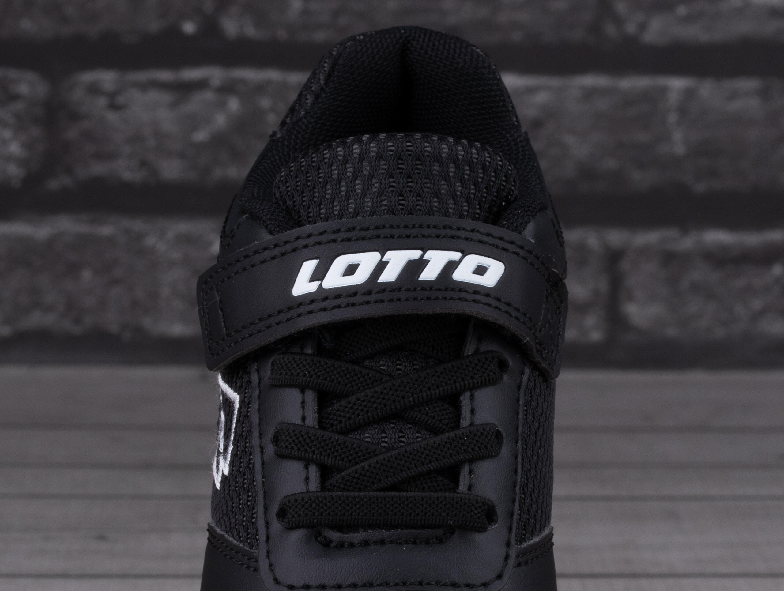 Scarpa calcio bambini Lotto Whizzer K 6/7