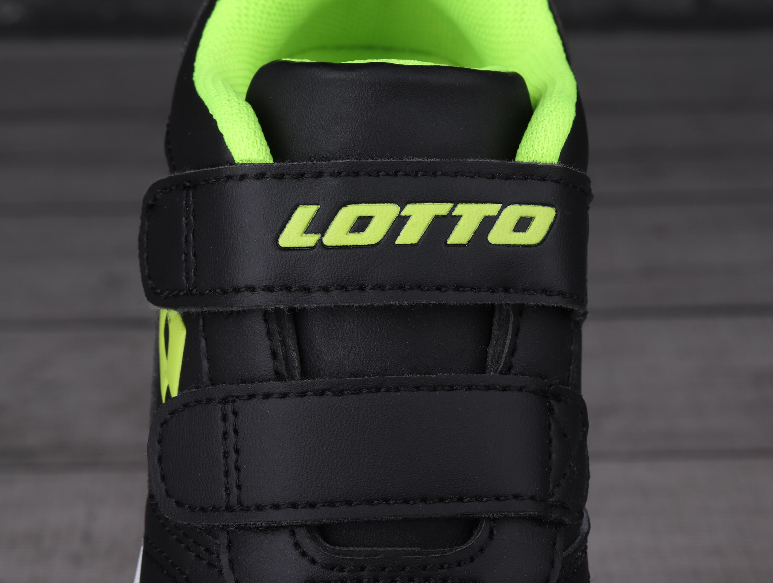 Zapatillas infantiles Lotto Pacer K negro-amarillo 5/7