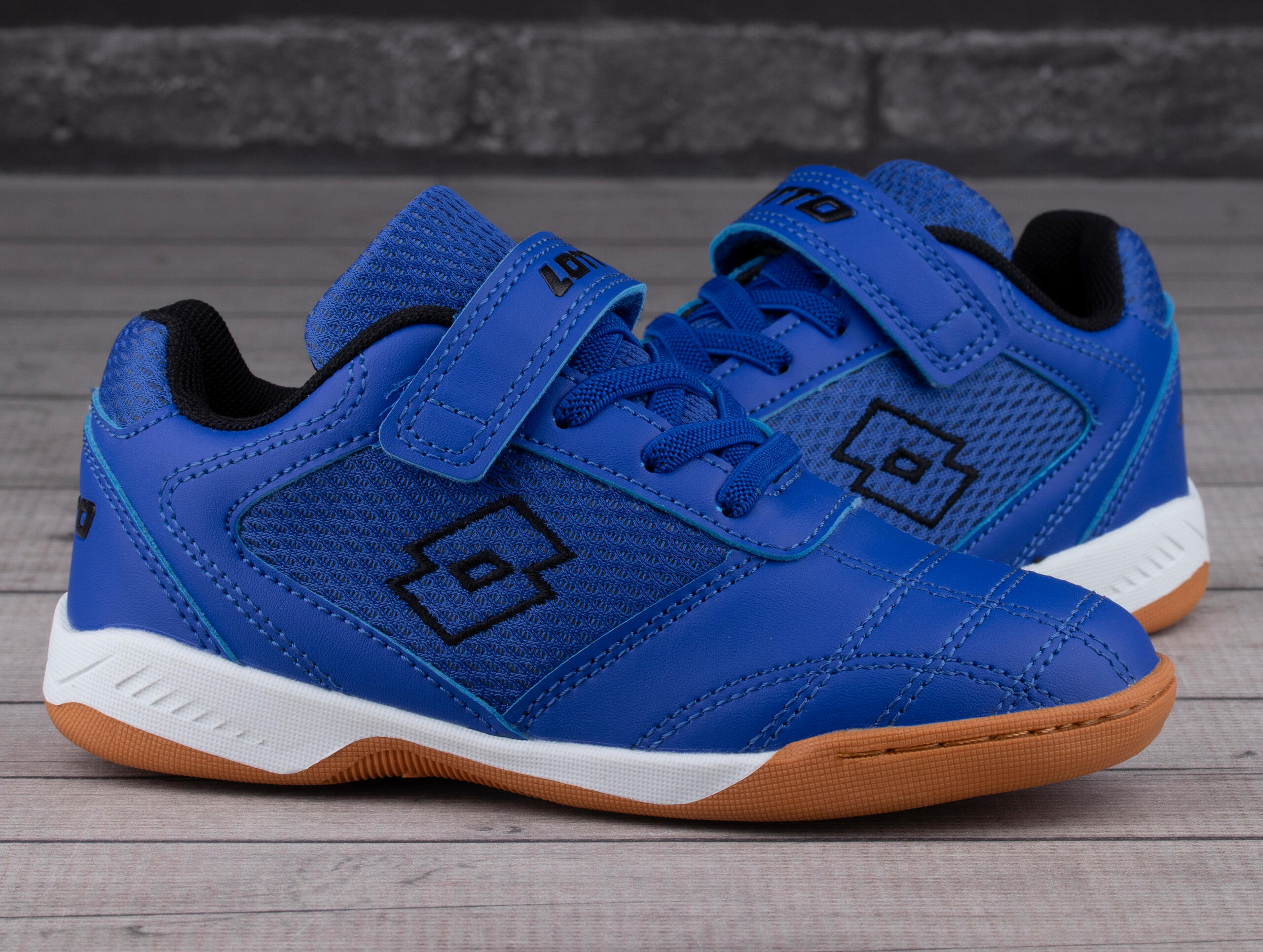 LOTTO Whizzer K chaussures enfant football, modèle bas à lacets 2/7