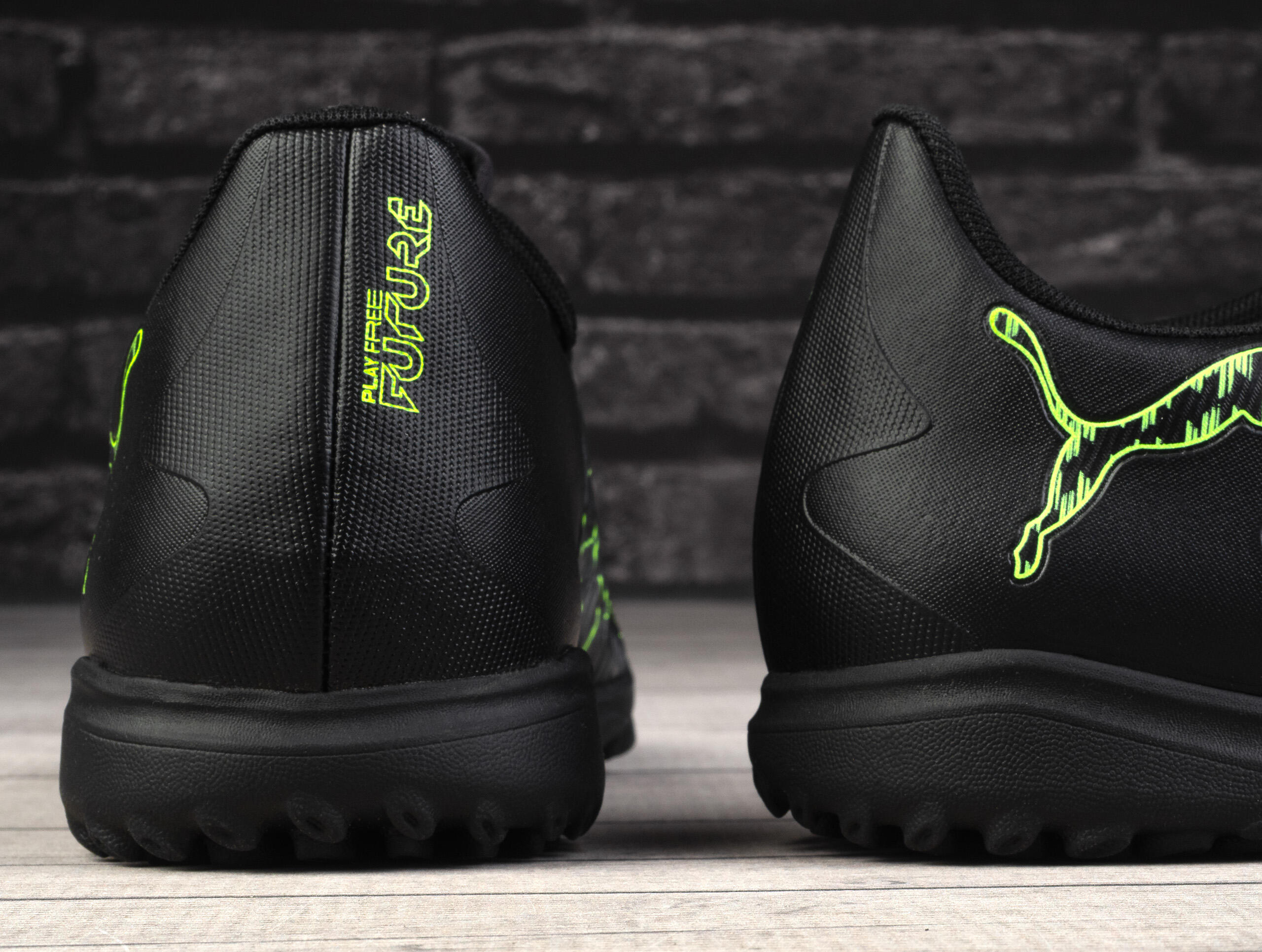 Buty piłkarskie turfy męskie Puma FUTURE 8 PLAY TT 4/7