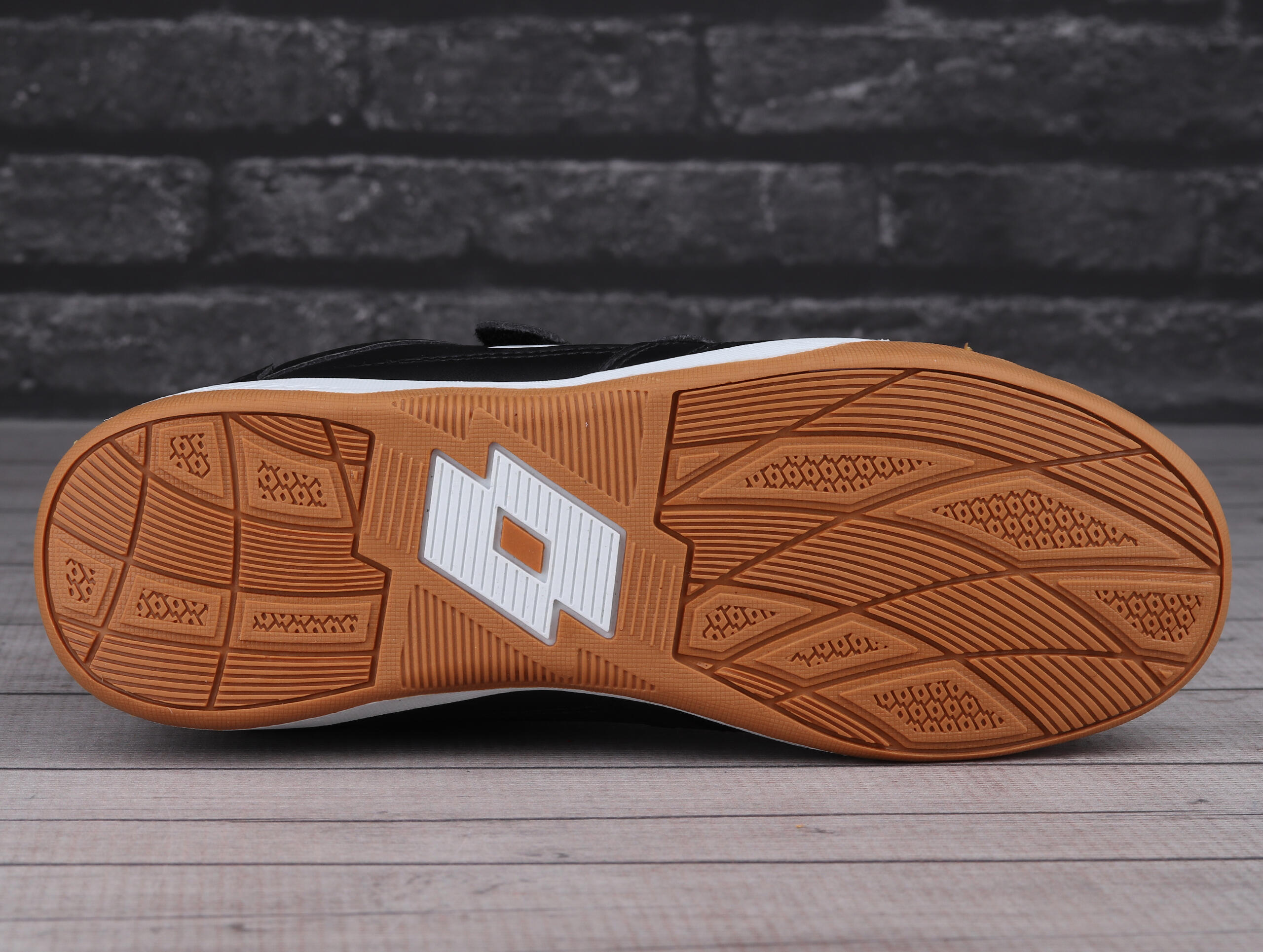 Sport schoenen + Lotto + Klittenbandsysteem 6/7